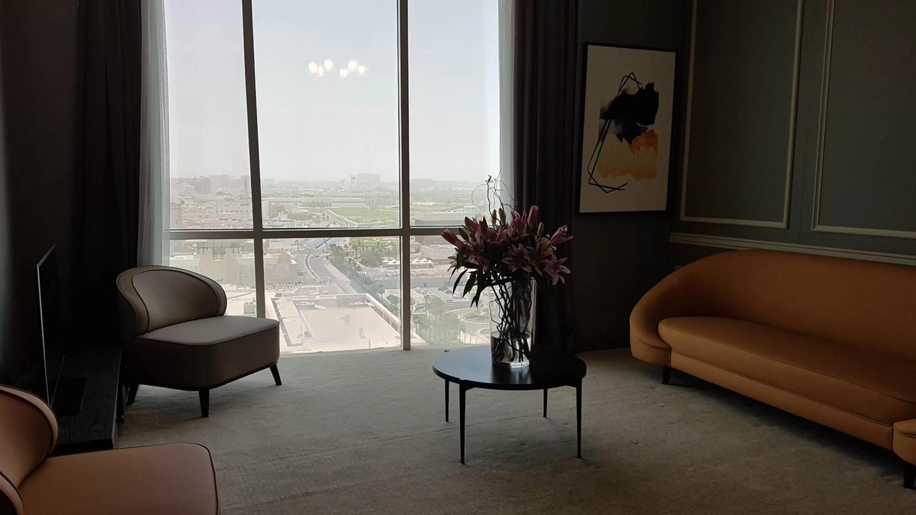 Living room in Horizon Manor Hotel