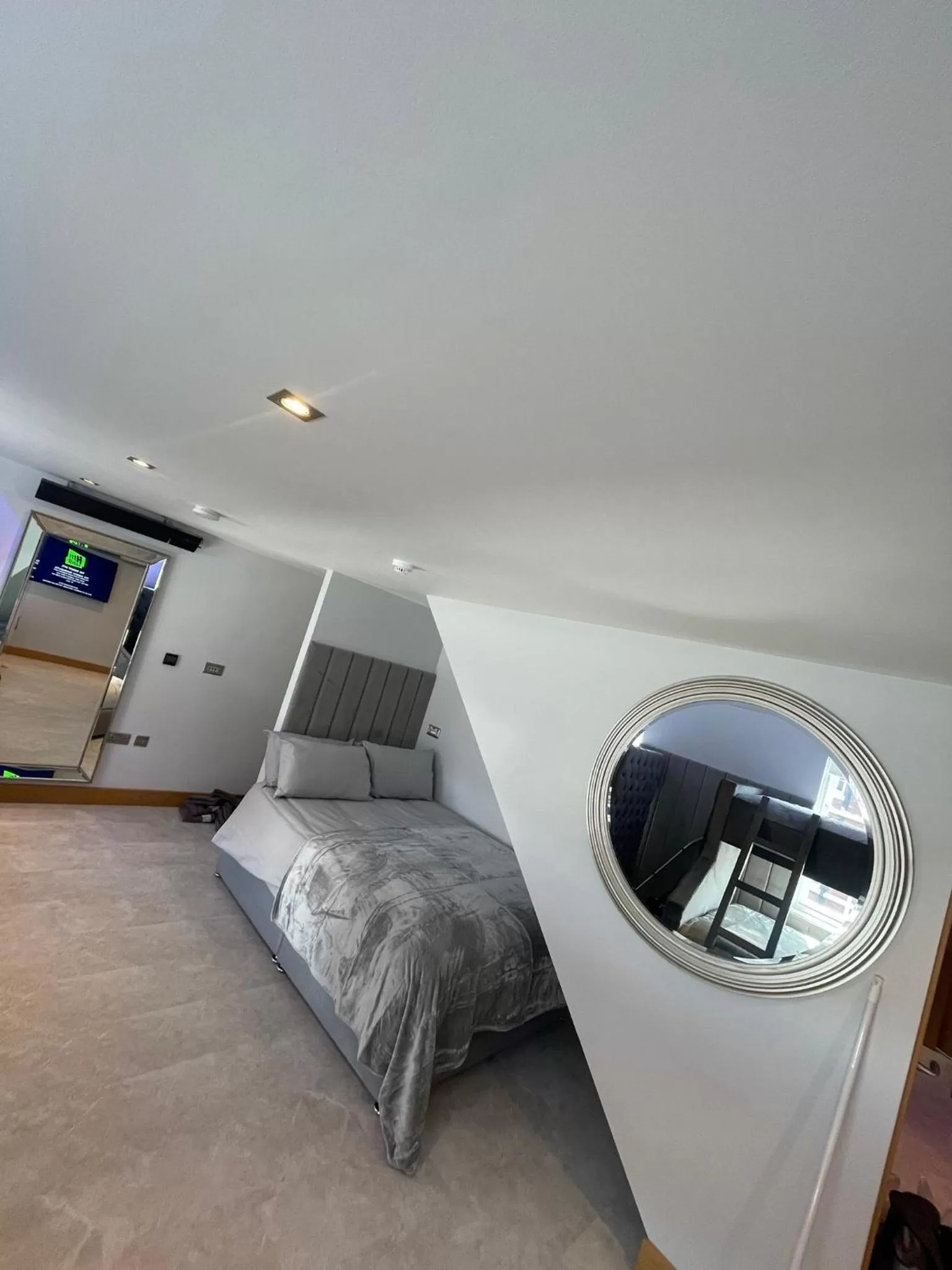 Bed in Belvedere Aparthotel - 83 Mount Pleasant