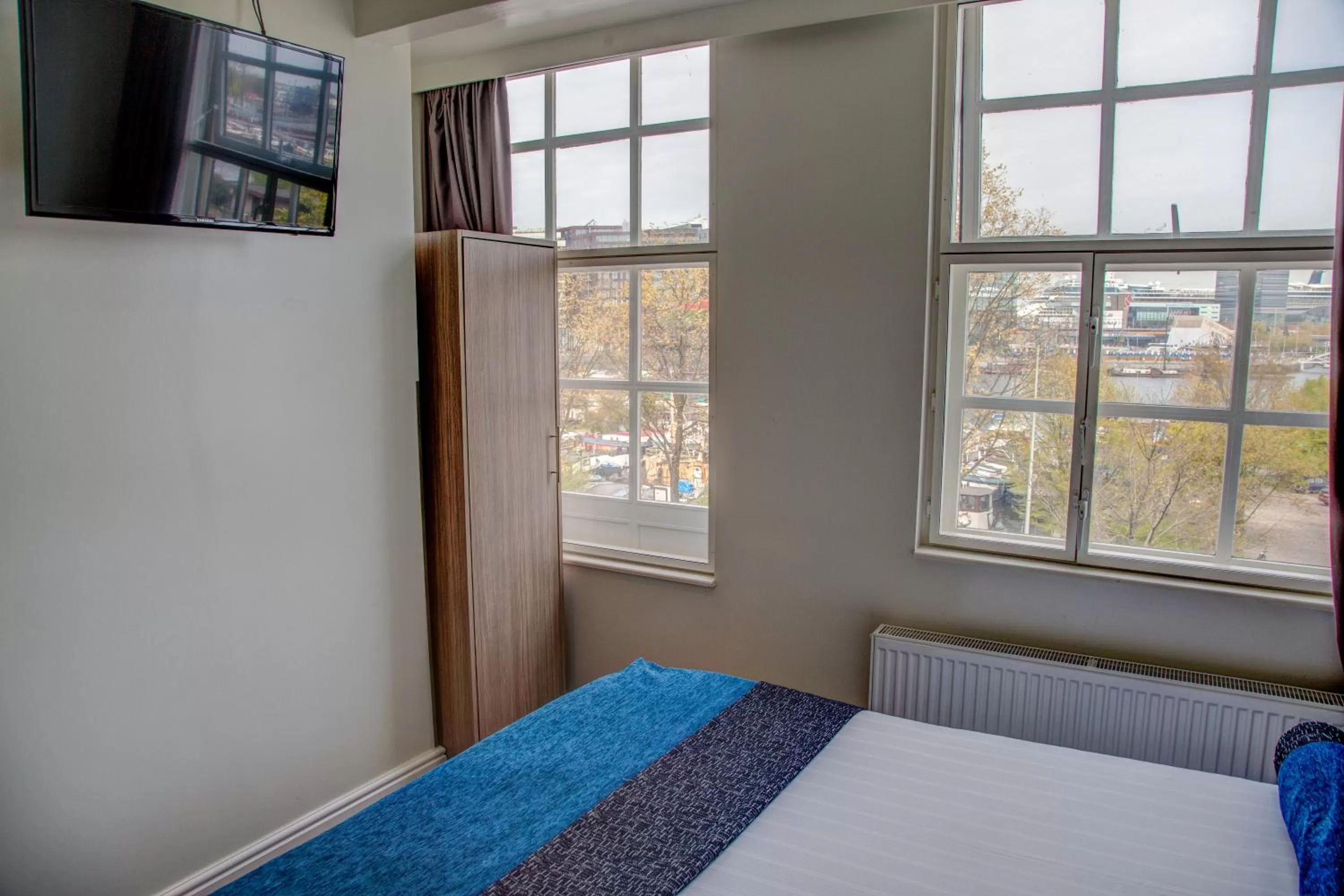 City view, Bed in Hotel Library Amsterdam