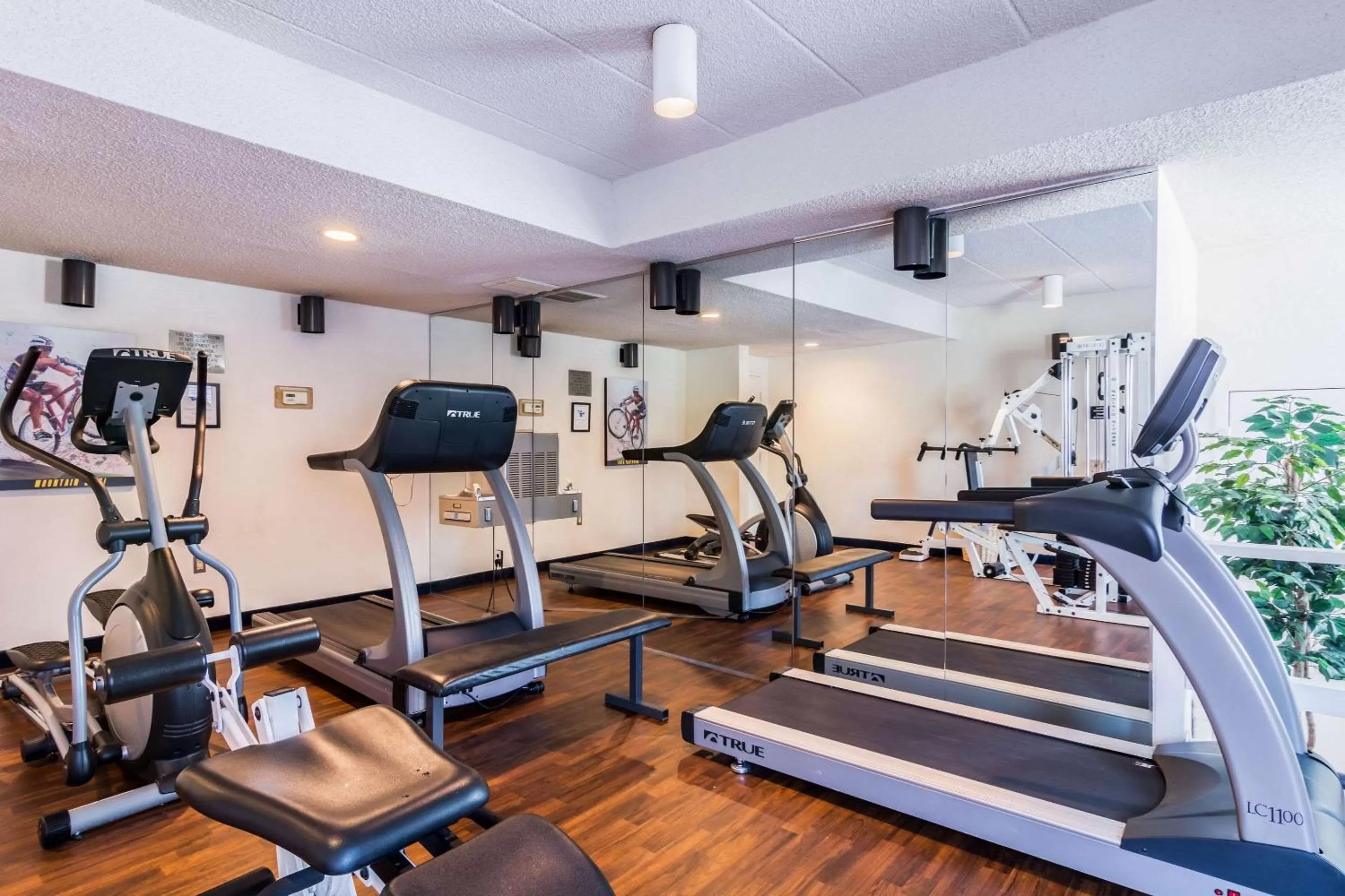 Fitness centre/facilities in Comfort Inn at Joint Base Andrews