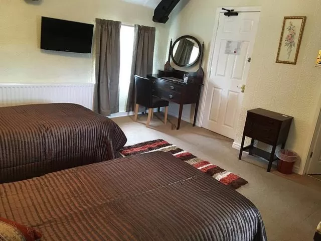 Day, Bed in The Old Well Inn