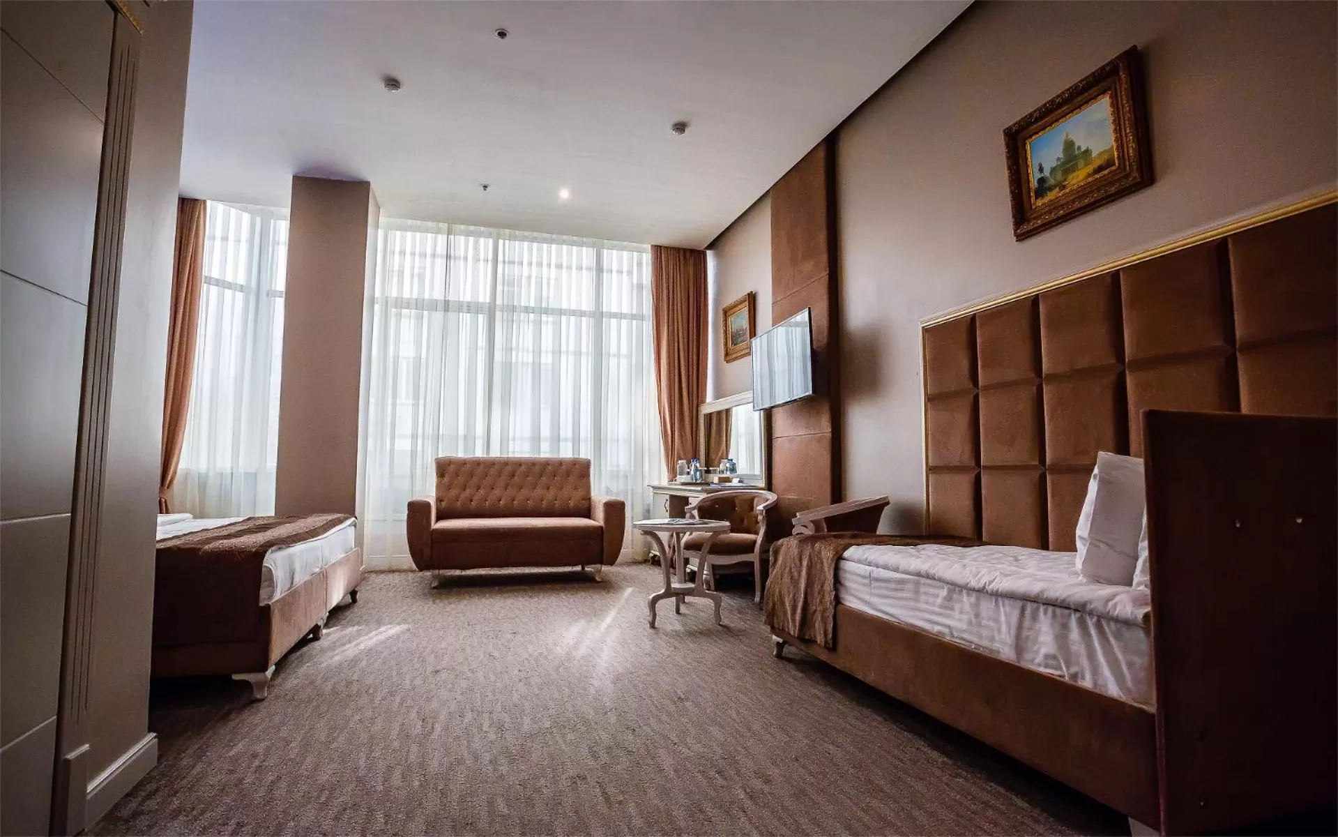 Photo of the whole room, Bed in Grand Sapphire Hotel