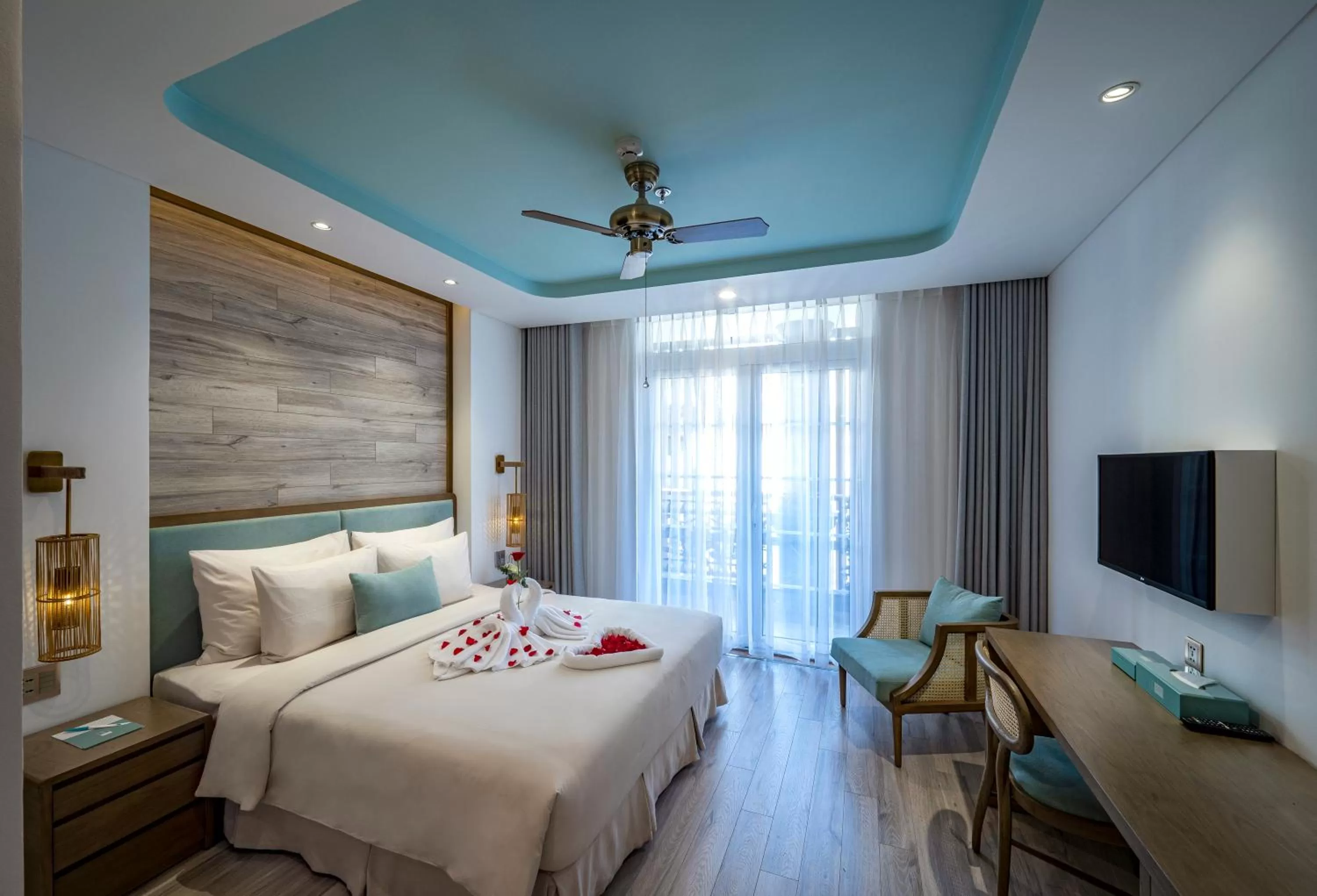 Bedroom, Bed in Icon Saigon - LifeStyle Design Hotel
