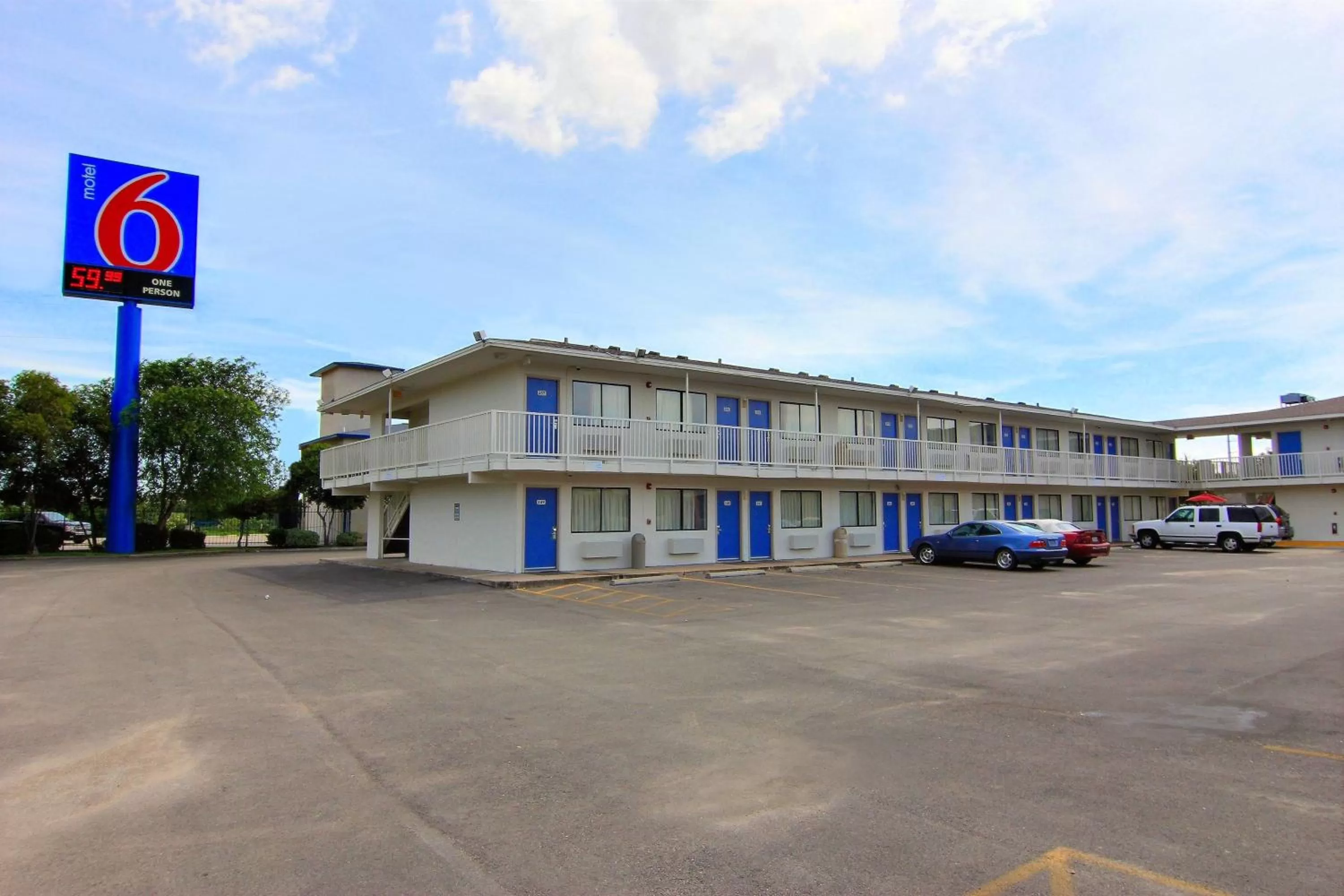Facade/entrance in Motel 6-Corpus Christi, TX - Northwest