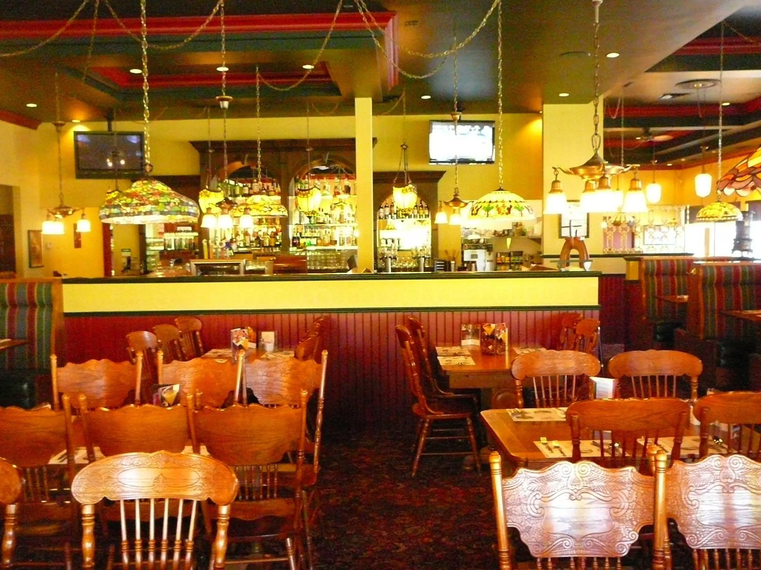 Restaurant/places to eat in Coast Abbotsford Hotel & Suites