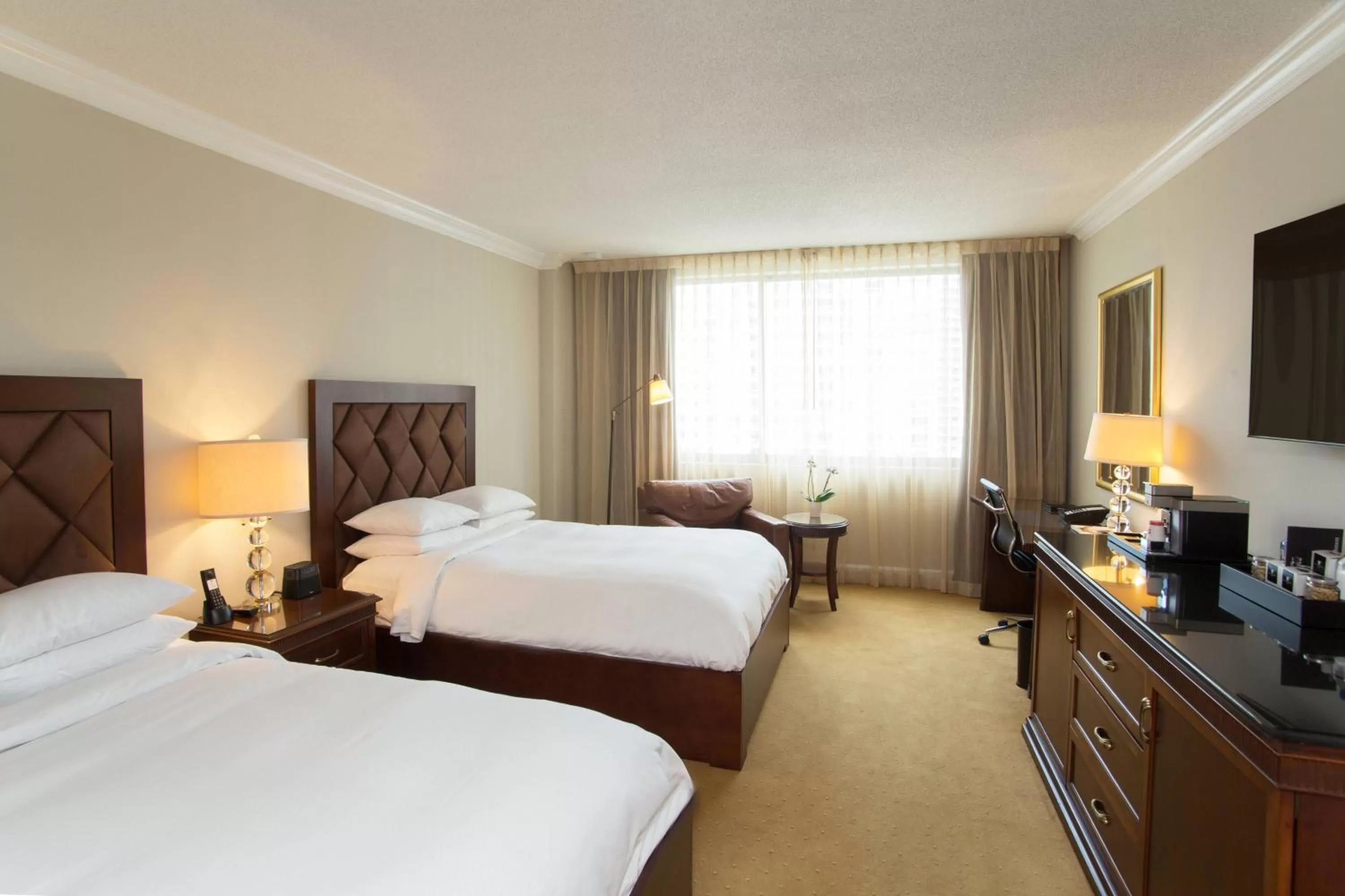 Photo of the whole room, Bed in JW Marriott Miami