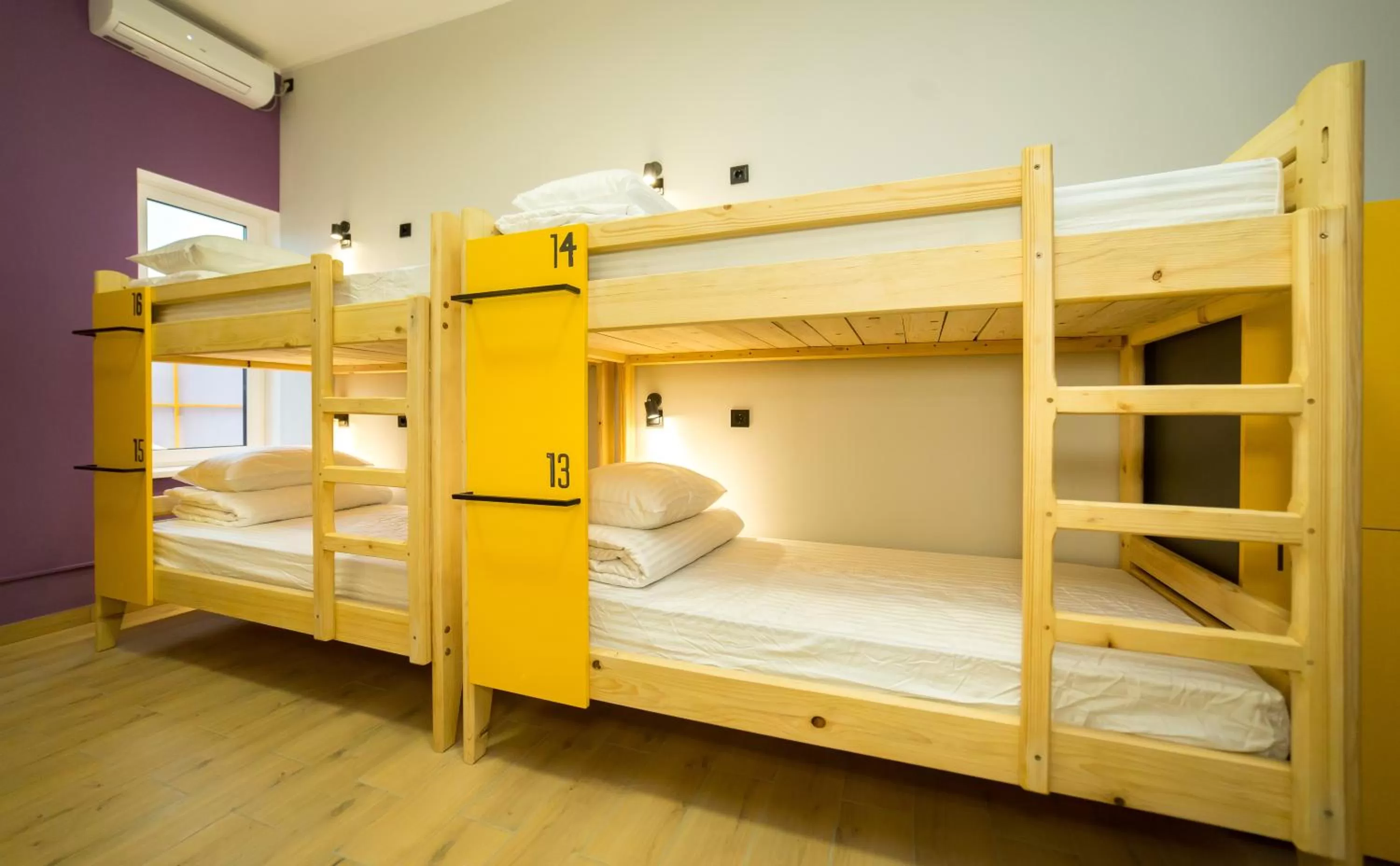 Bed in HOTEL Bee Station