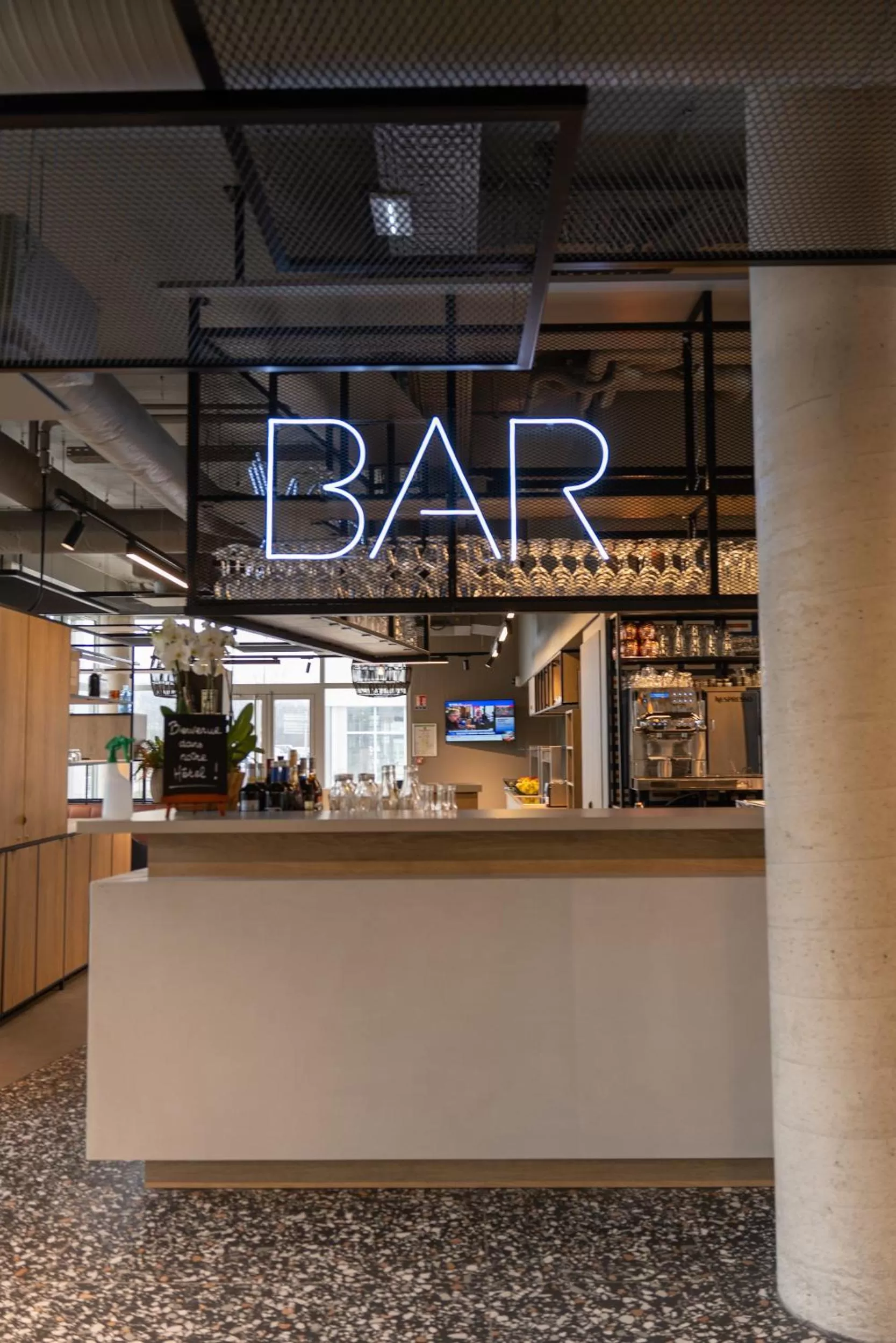 Lounge or bar in Ibis Bourgoin Jallieu Medipole