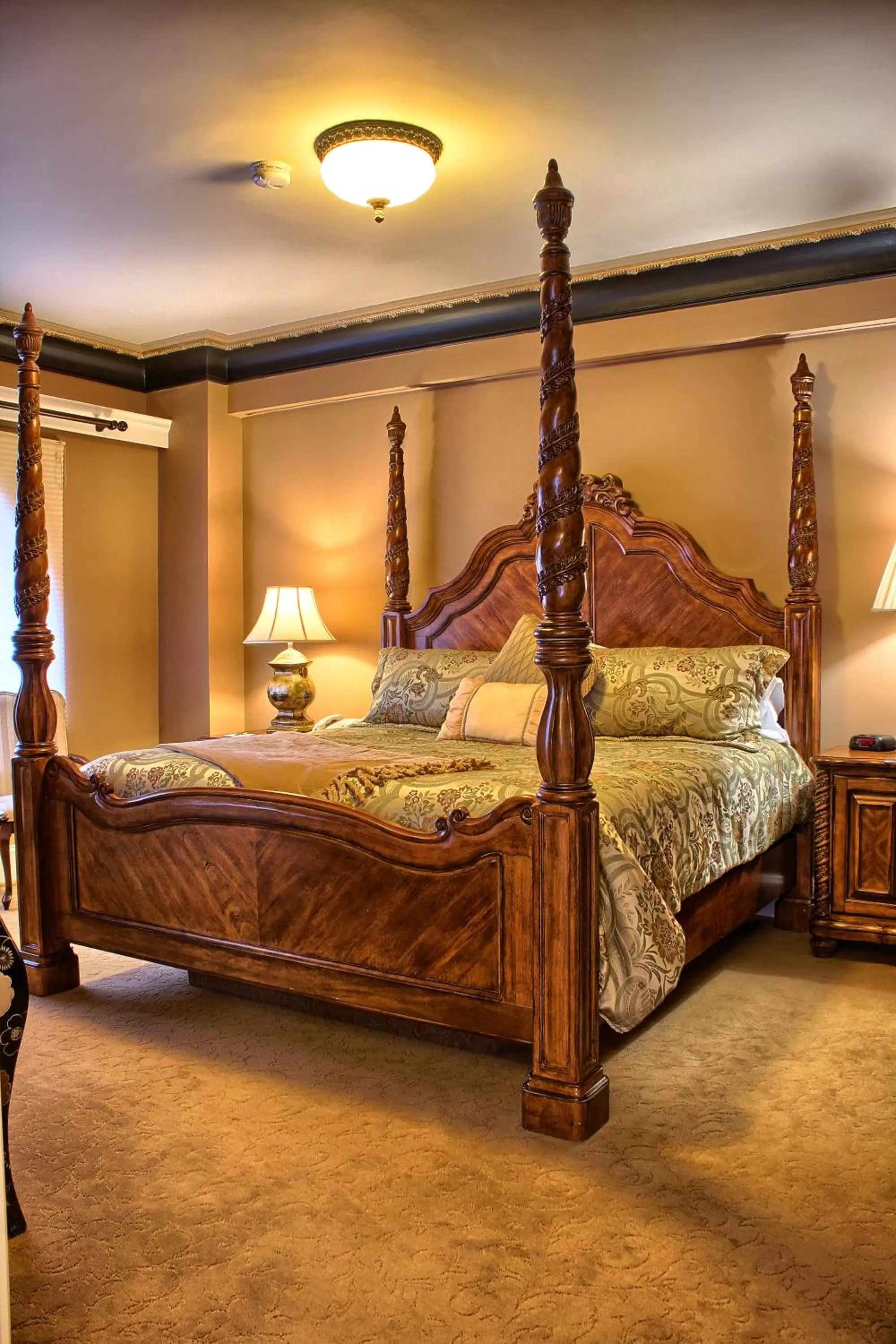 Bedroom, Bed in Grant Hall Hotel