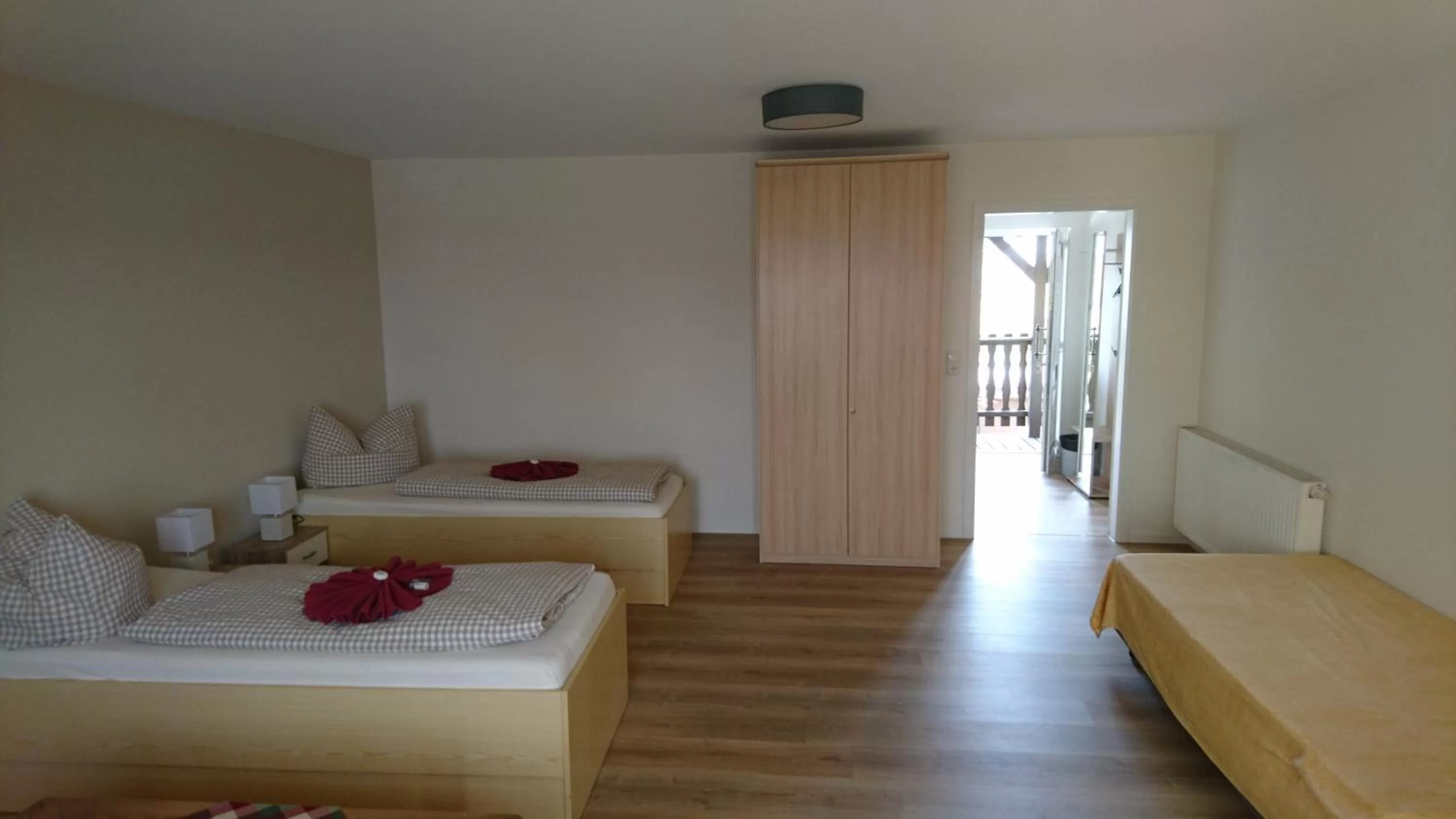 Photo of the whole room, Bed in Gasthaus Zur Hecke