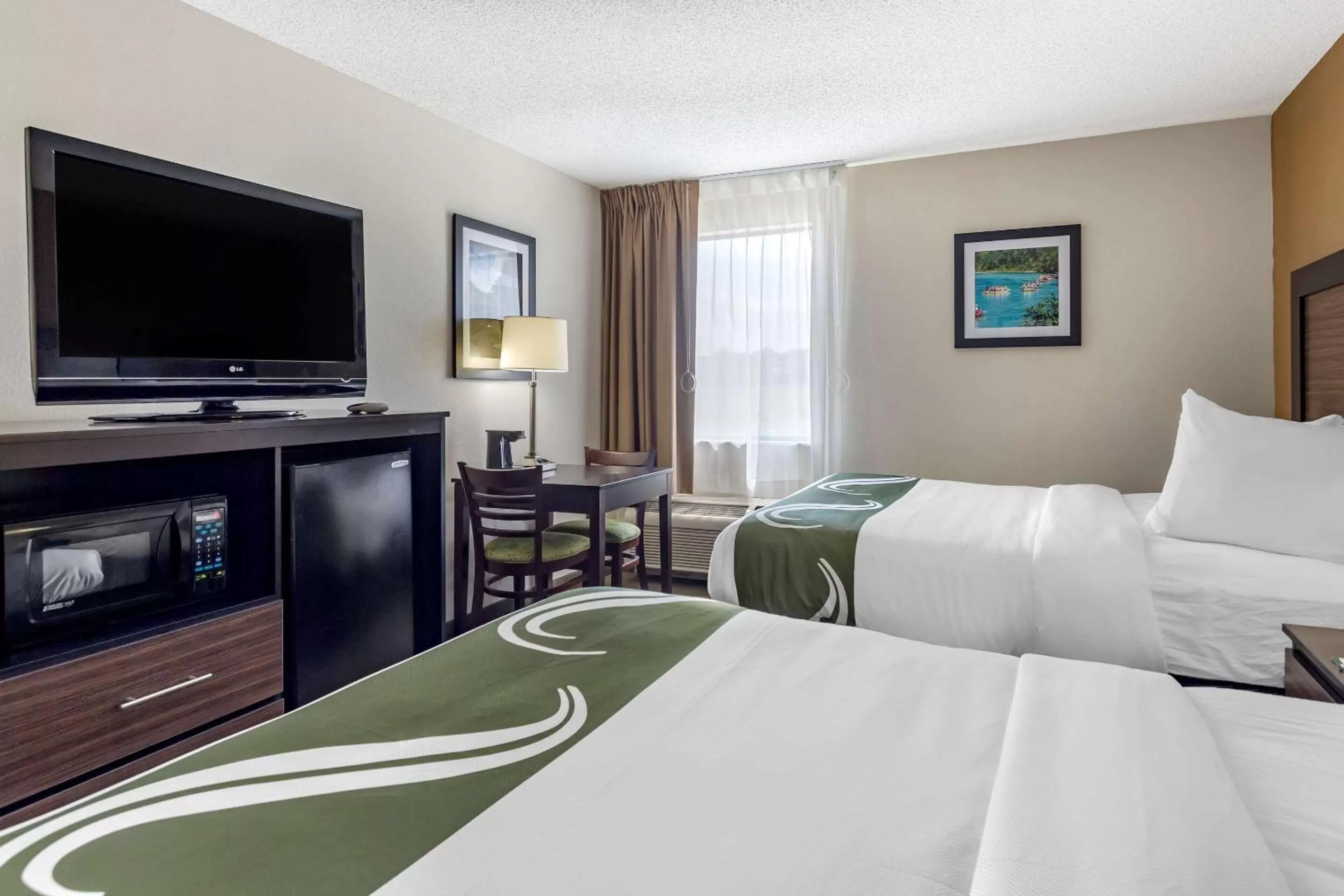 Photo of the whole room, Bed in Quality Inn