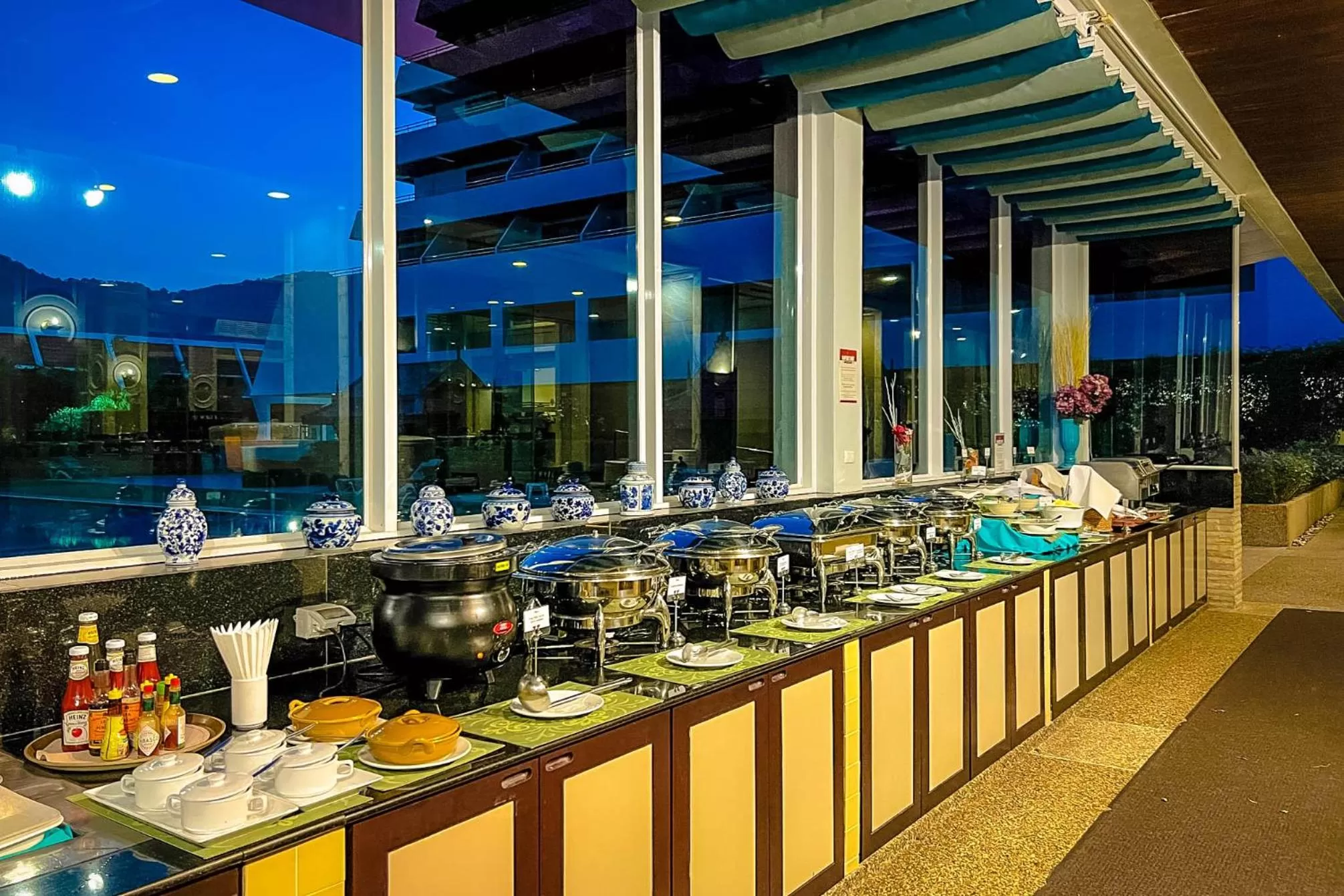 Restaurant/places to eat in Patong Resort Hotel - SHA Extra Plus