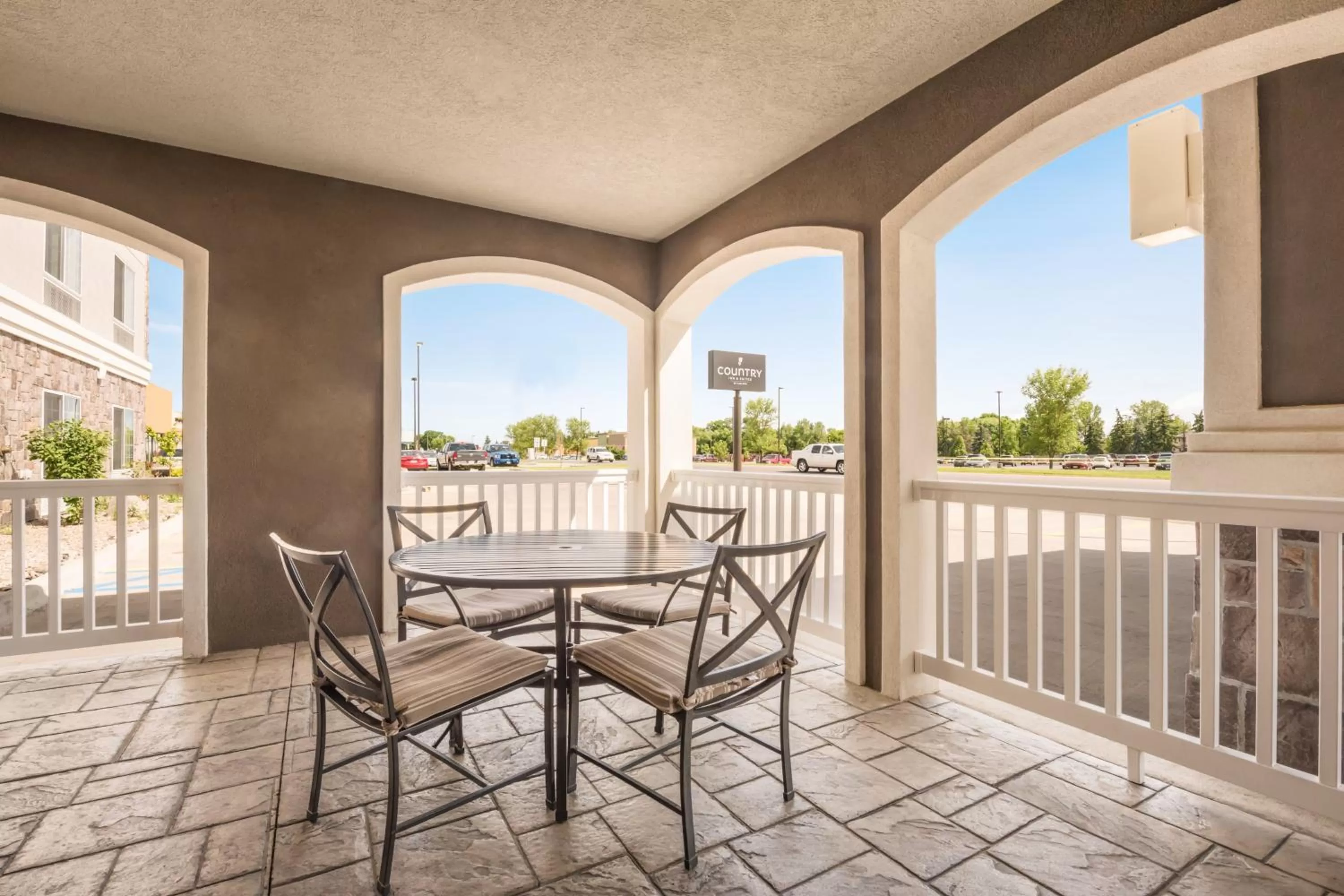 Patio in Country Inn & Suites by Radisson, Minot, ND