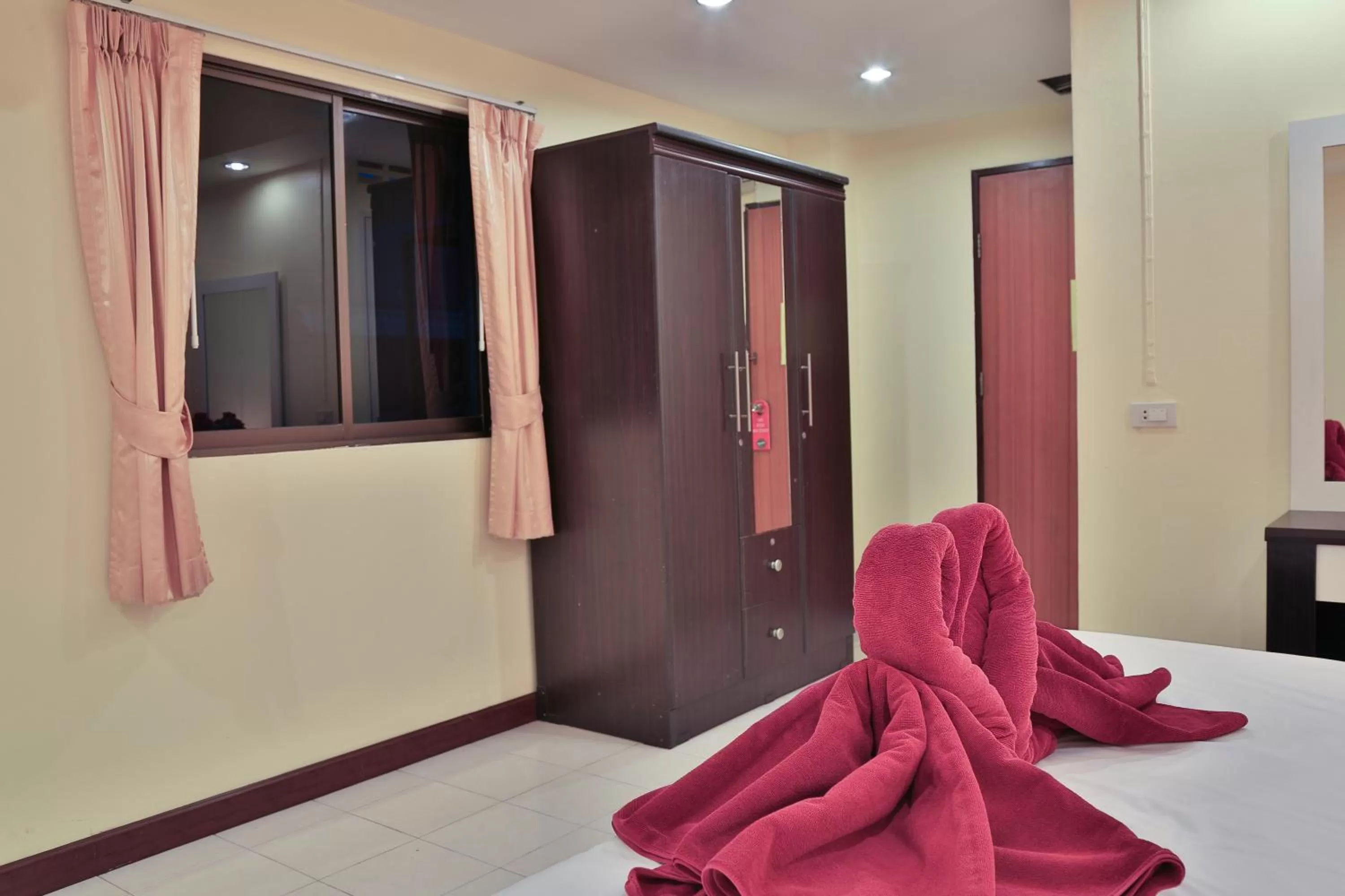 King Room in Harrys Hotel Bar & Restaurant