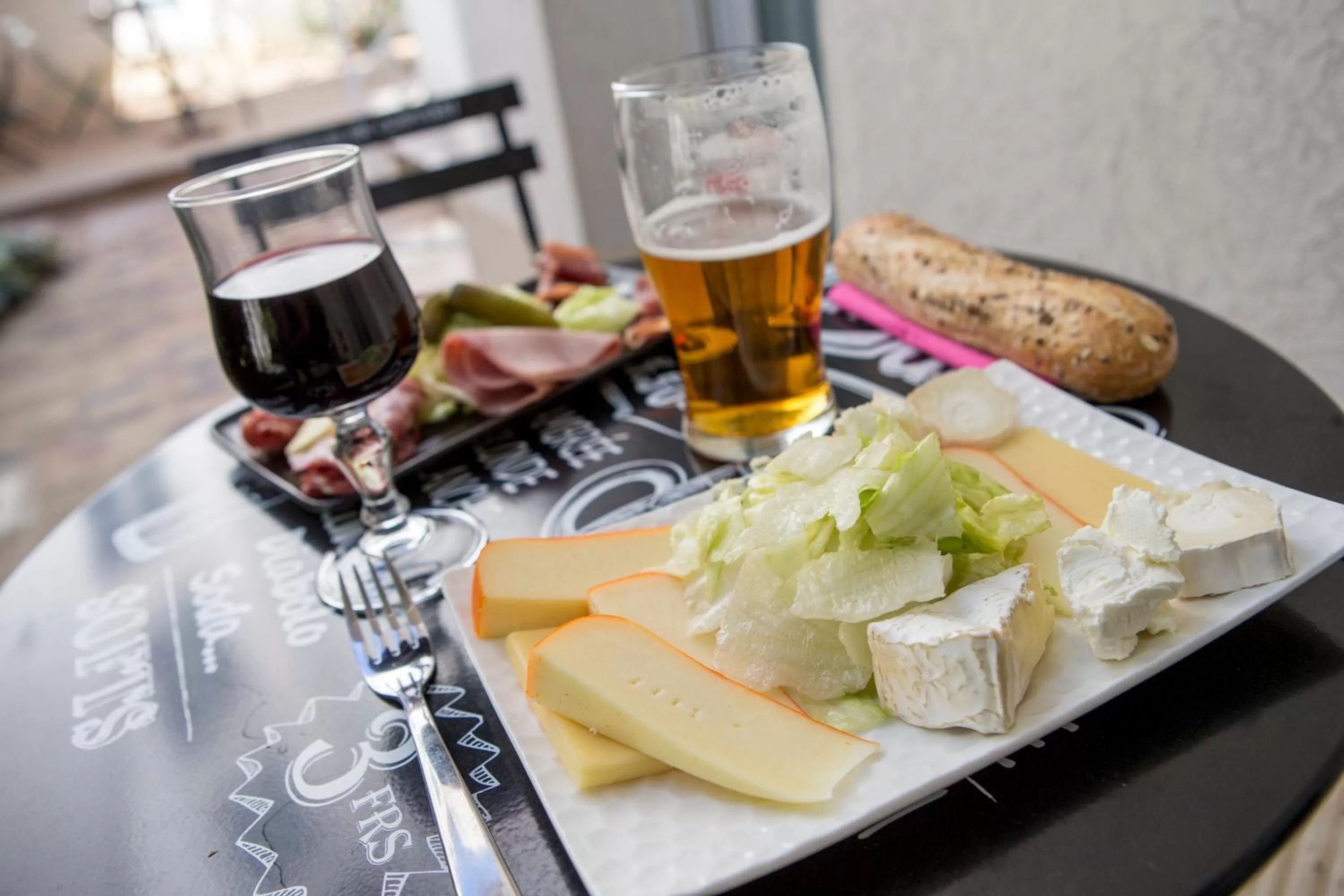 Food and drinks in HOTEL DE PARIS MONTPARNASSE