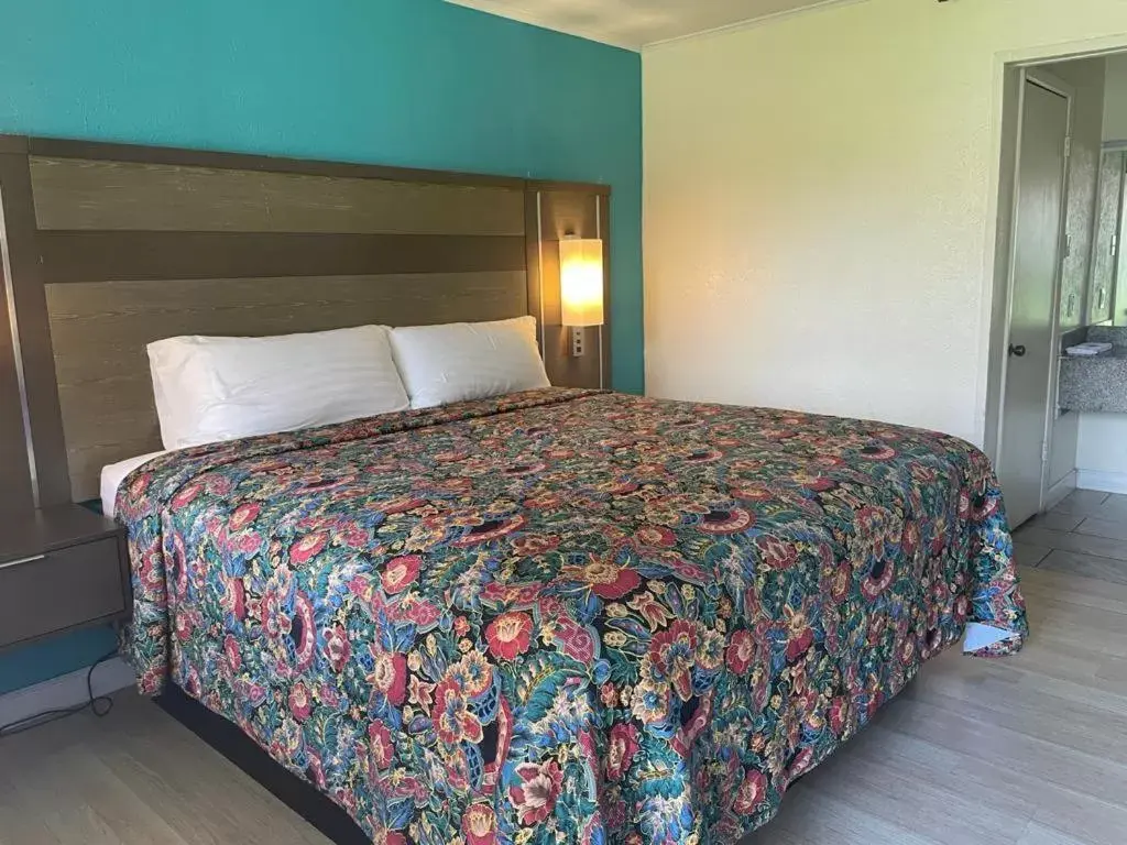 Standard Single Room in Executive Inn & Suites Standard Single Room in Executive Inn & Suites