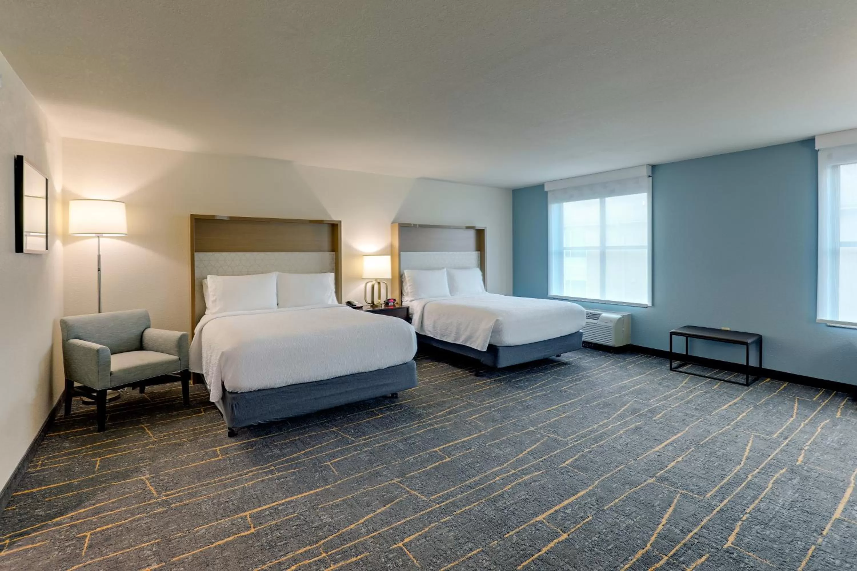 Bed in Holiday Inn Mobile Airport by IHG