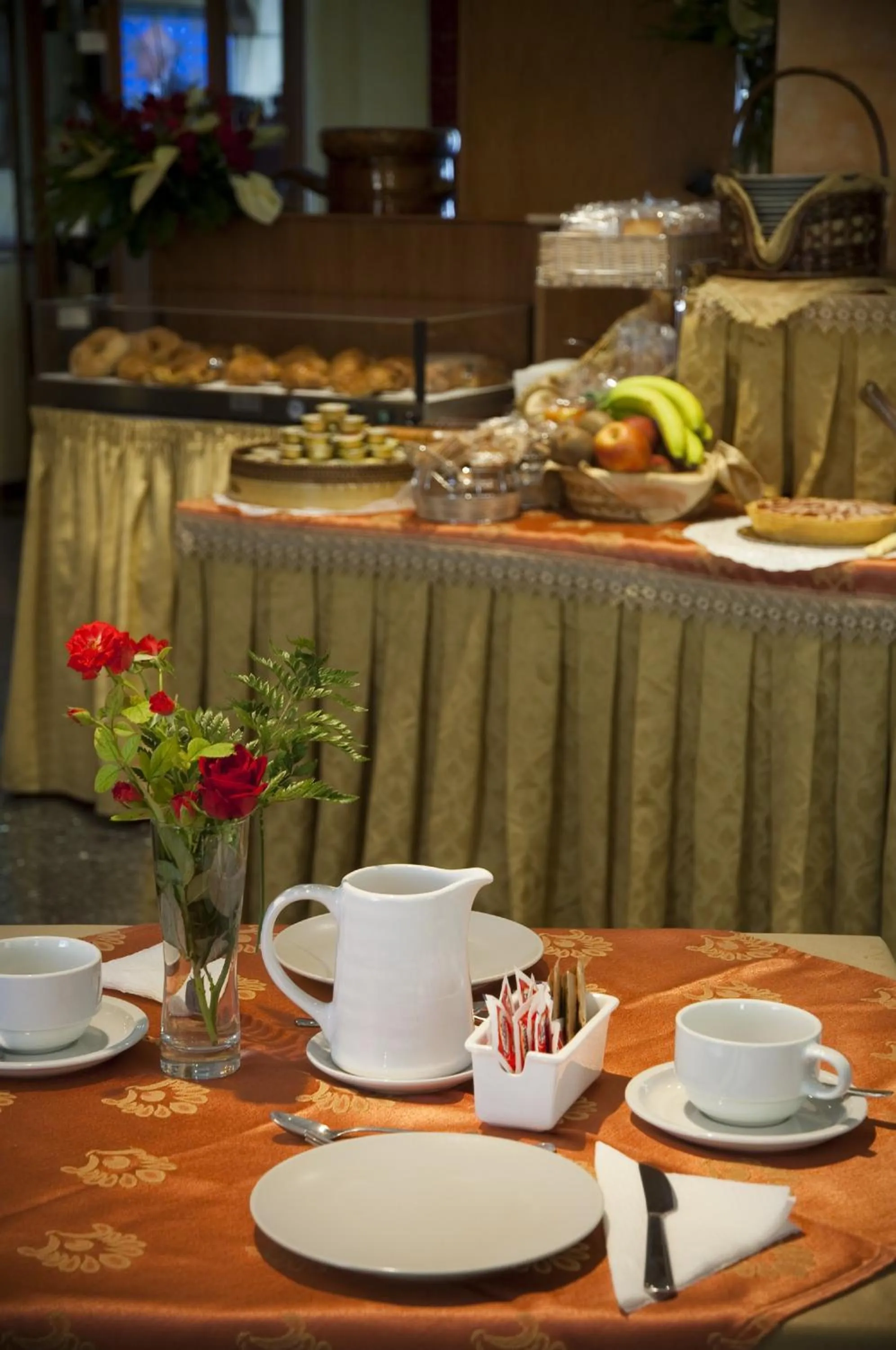 Buffet breakfast in Hotel La Pace - Experience