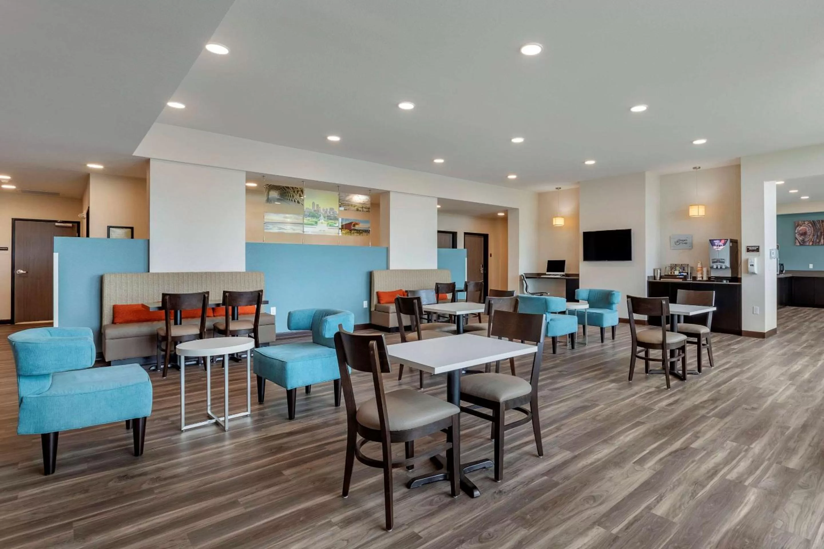 Restaurant/places to eat in MainStay Suites Waukee-West Des Moines