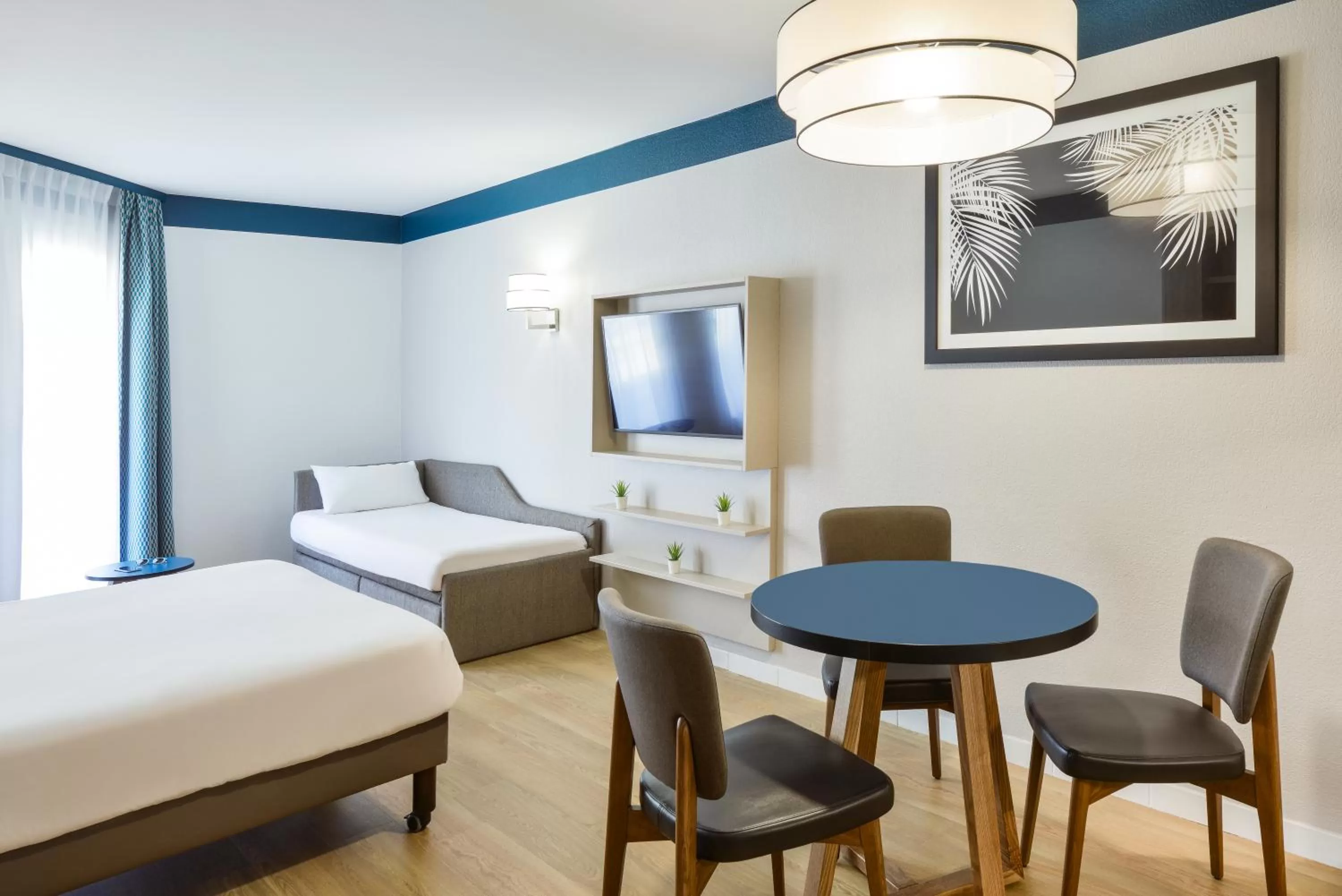 Dining area, Bed in Aparthotel Adagio Monaco Palais Joséphine