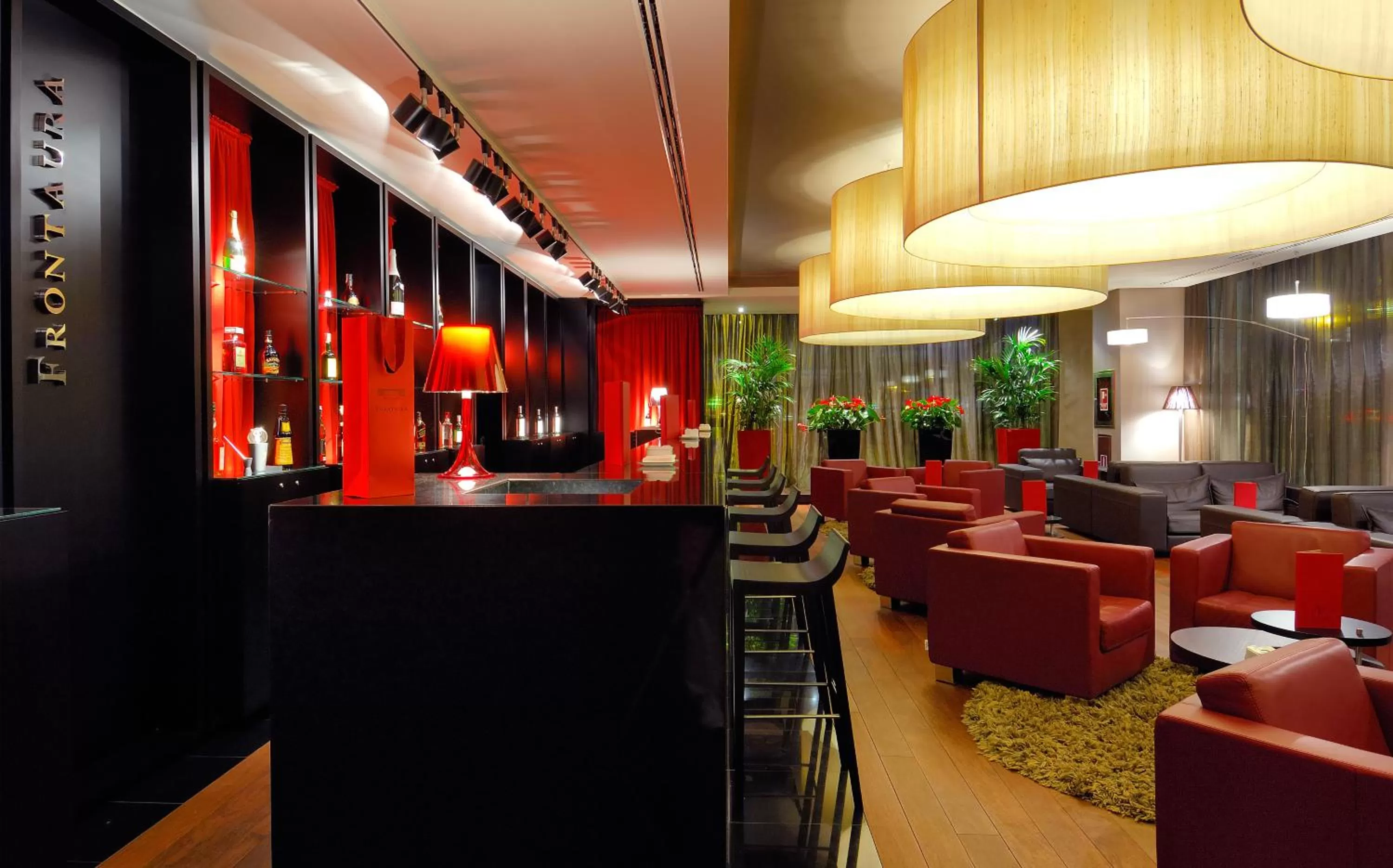 Lounge or bar in Vincci Frontaura