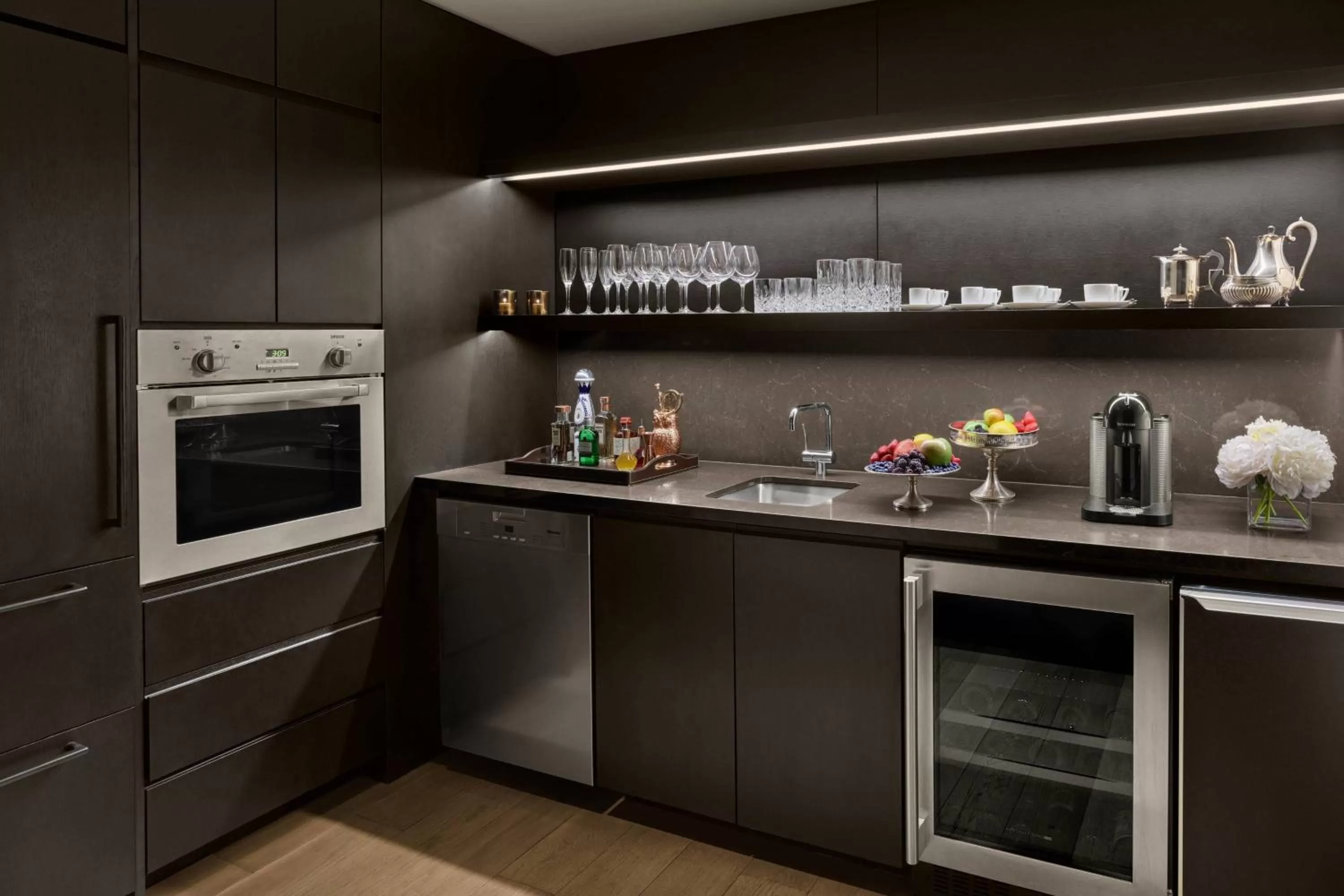 Kitchen or kitchenette in The New York EDITION