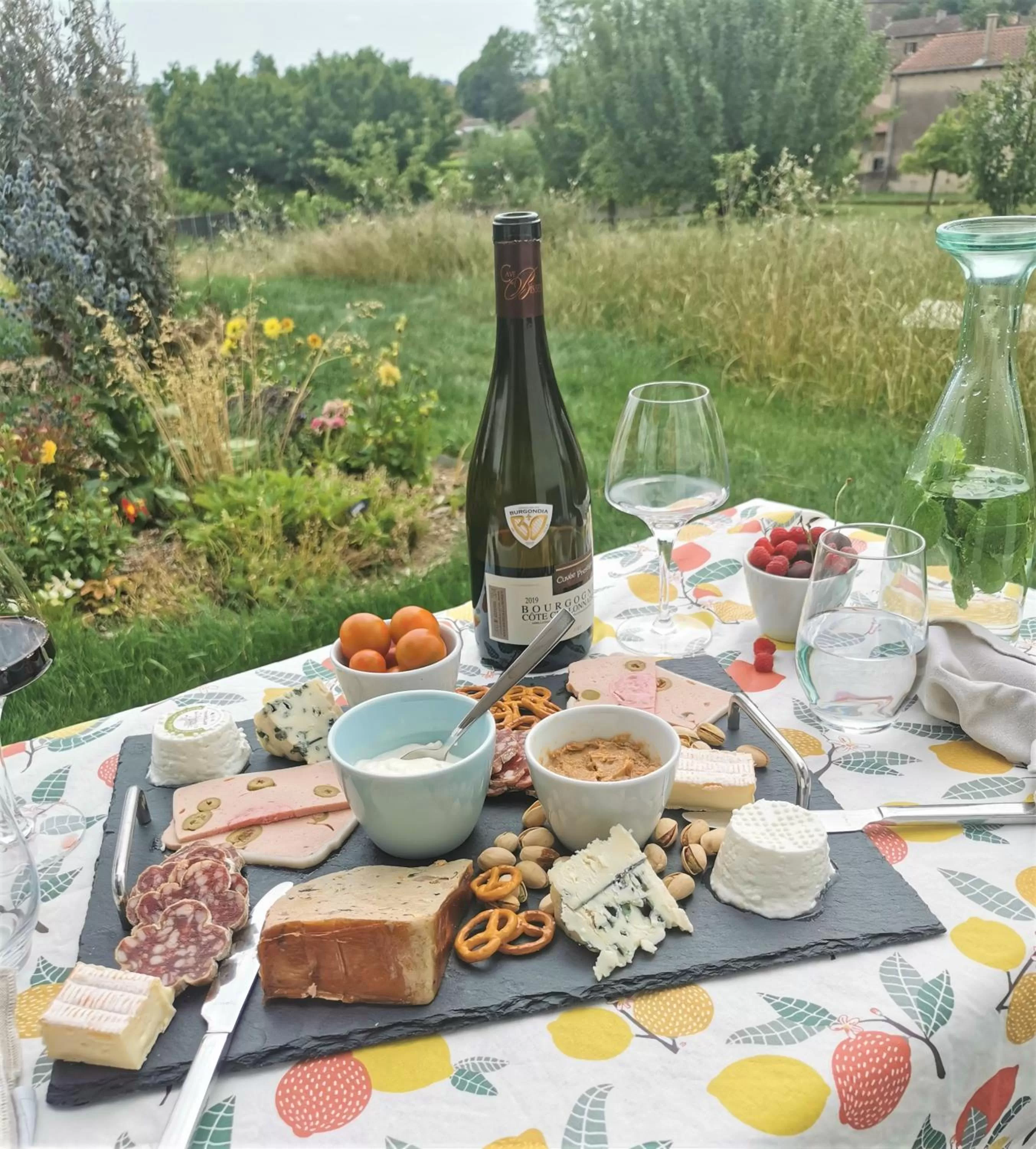 Meals in Au Jardin des Deux Roches