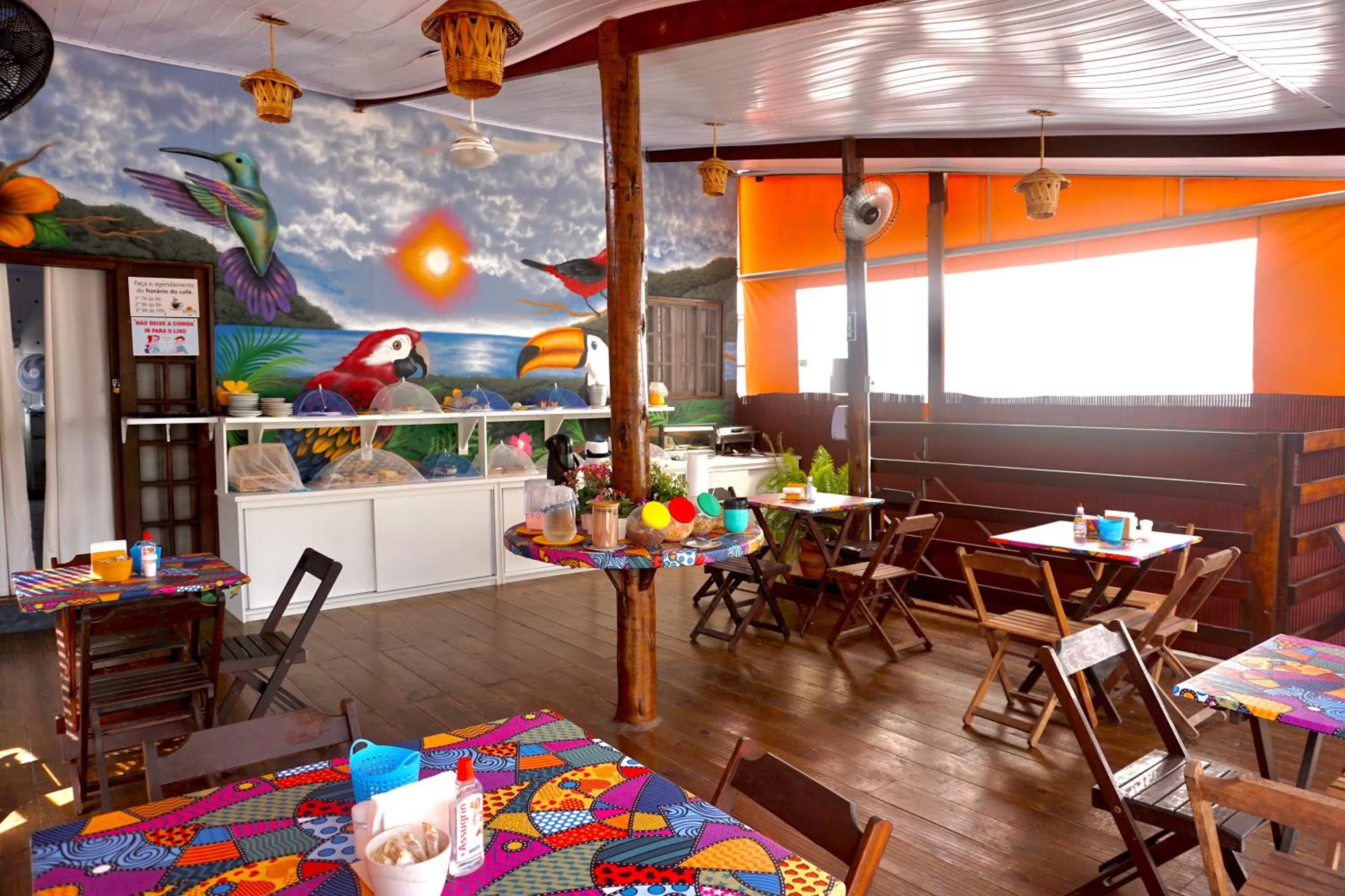 Restaurant/places to eat in Beija Flor Pousada