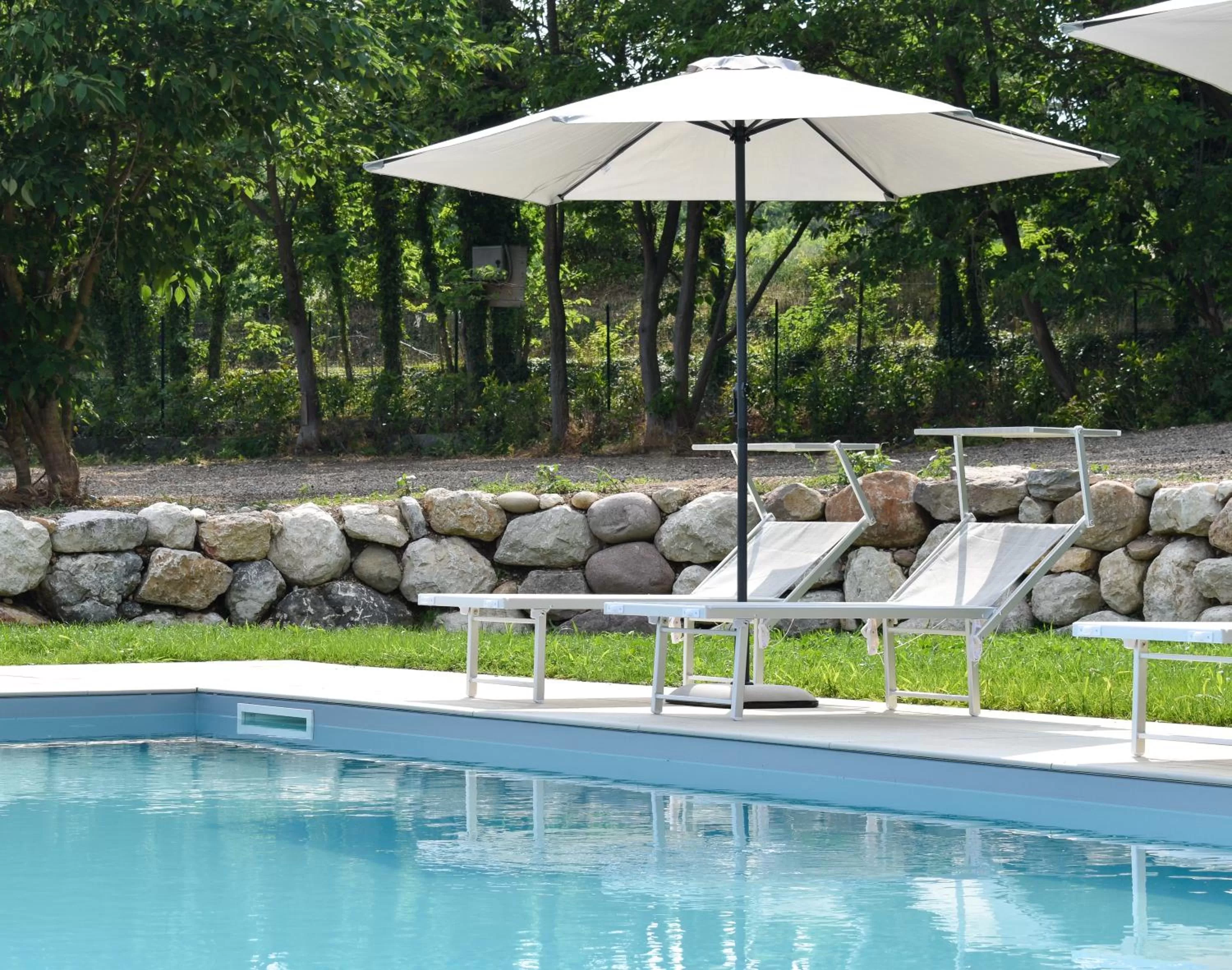 Swimming Pool in Bed and Breakfast Le Giale