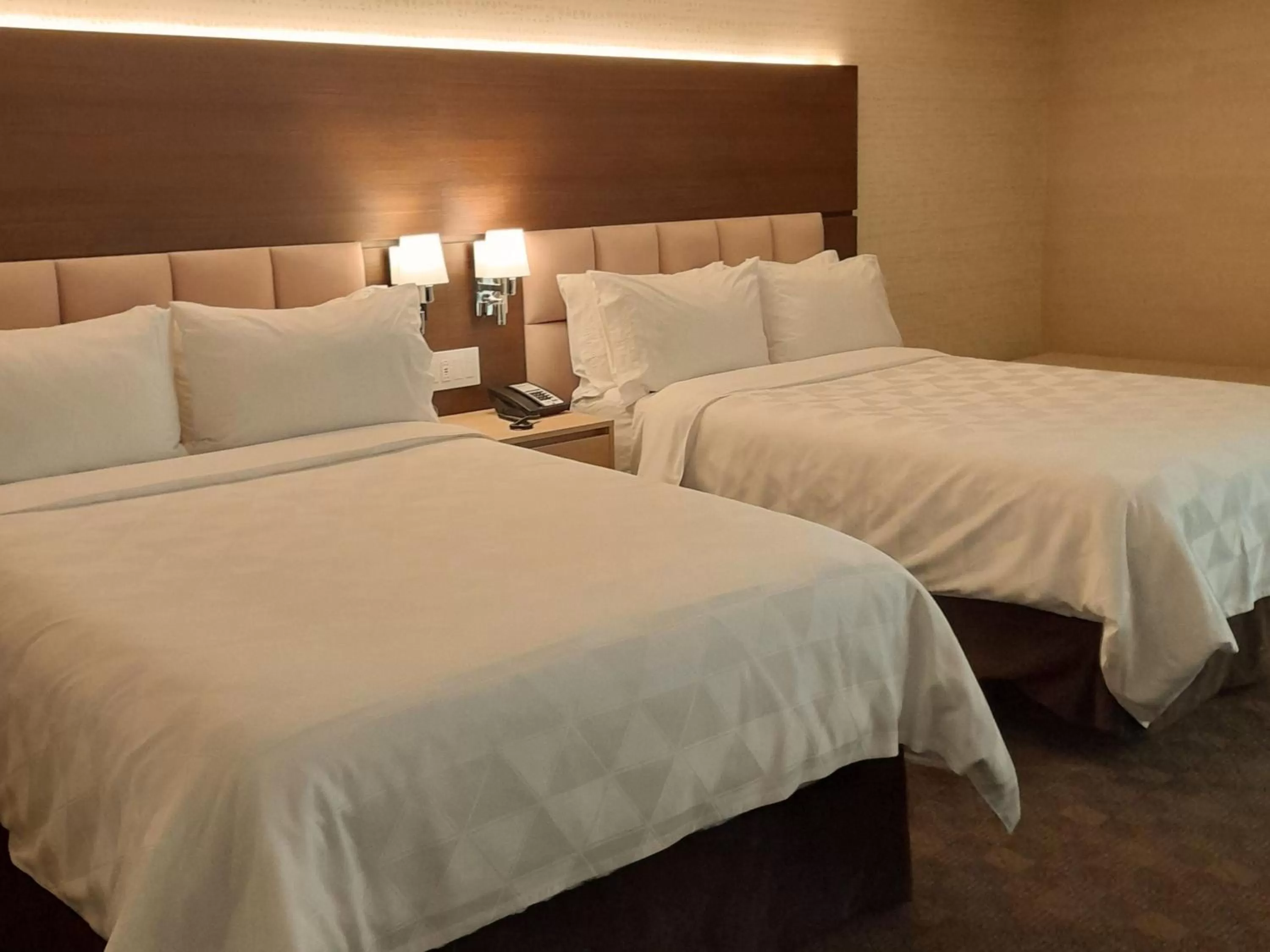 Photo of the whole room, Bed in Holiday Inn Guatemala by IHG