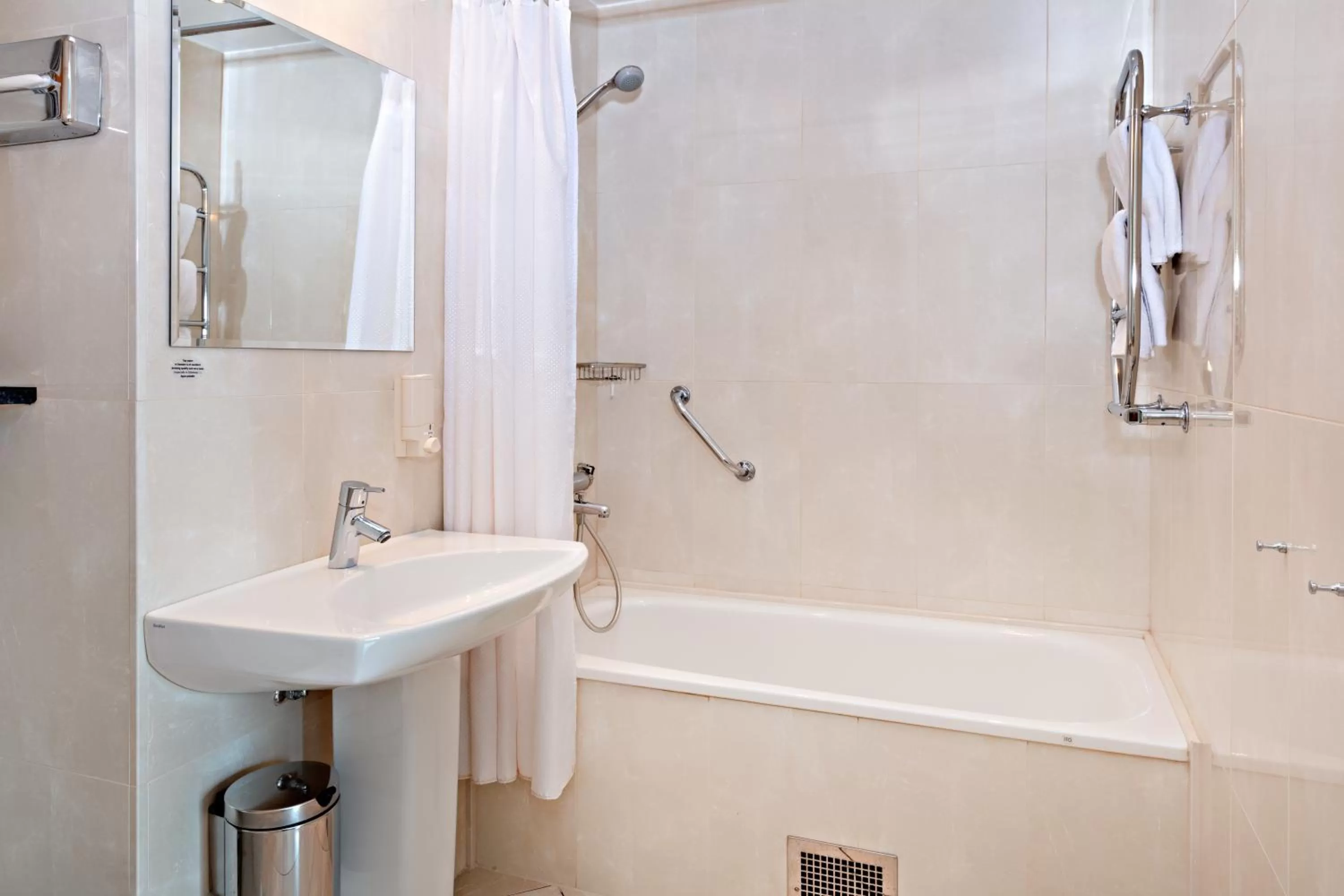 Bathroom in Center Hotel - Sure Hotel by Best Western