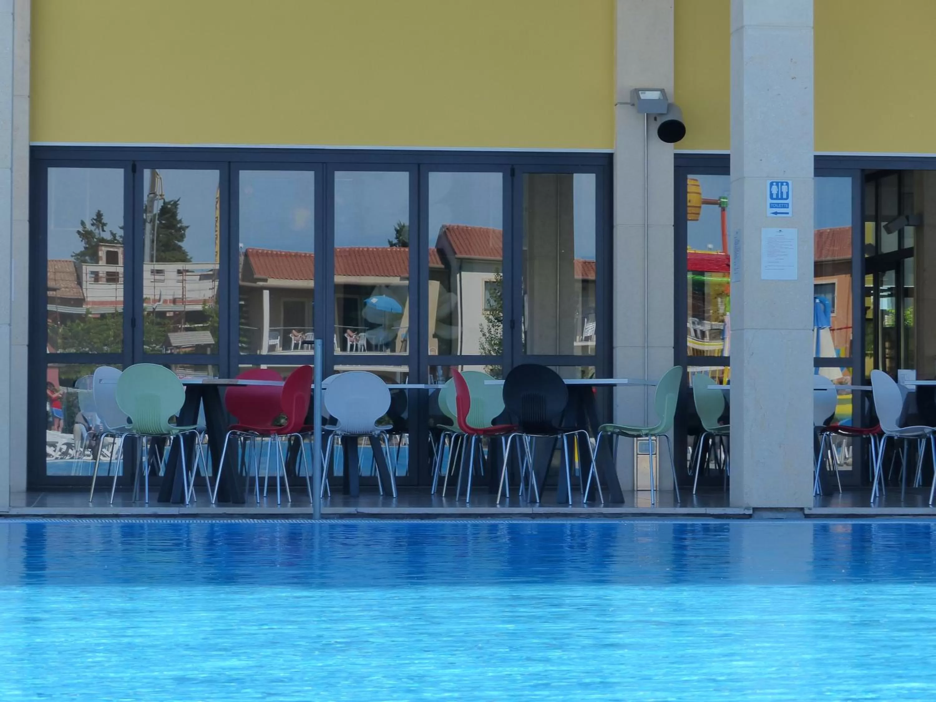 Restaurant/places to eat in Belvedere Village