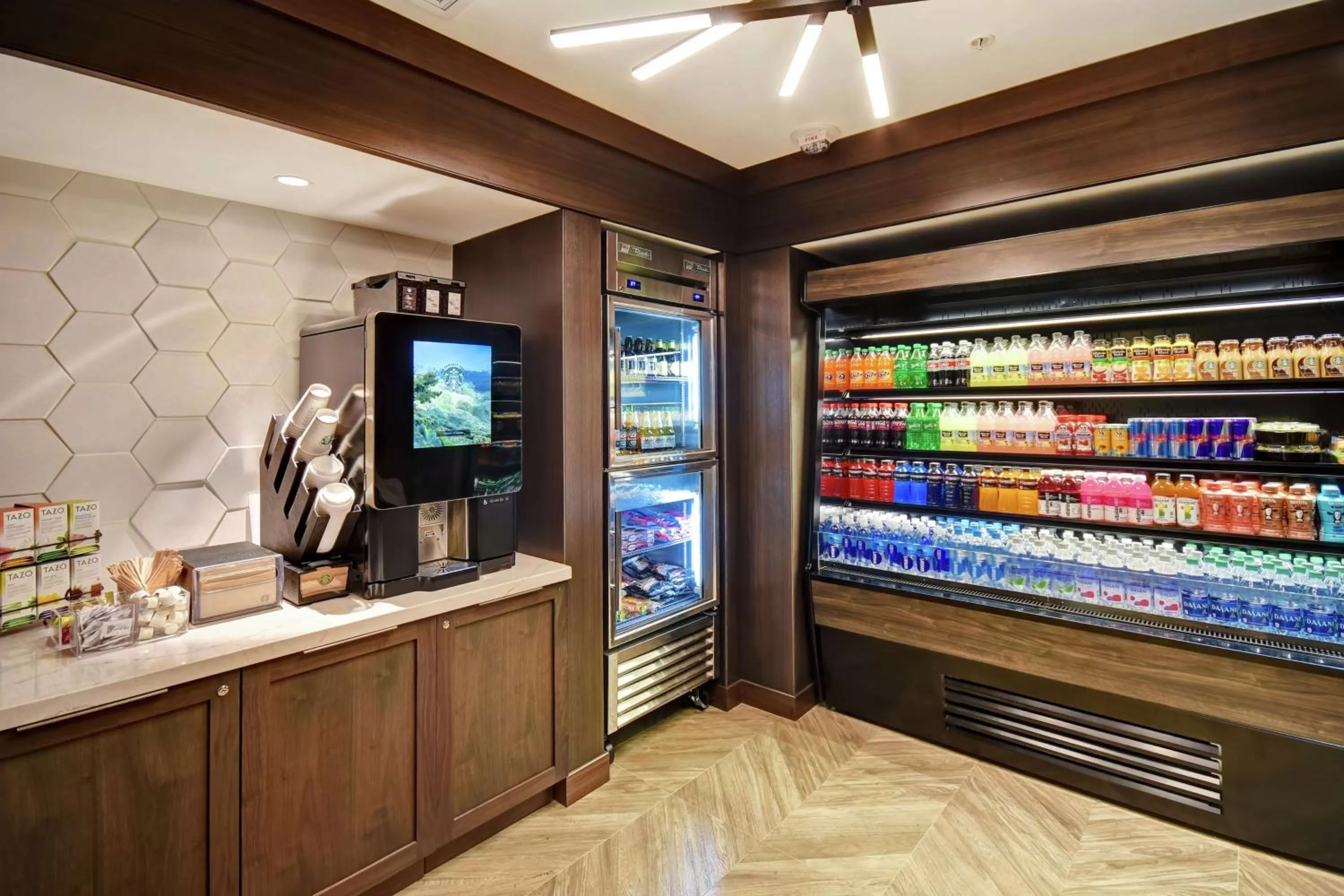 On-site shops in Embassy Suites by Hilton Santa Clara Silicon Valley