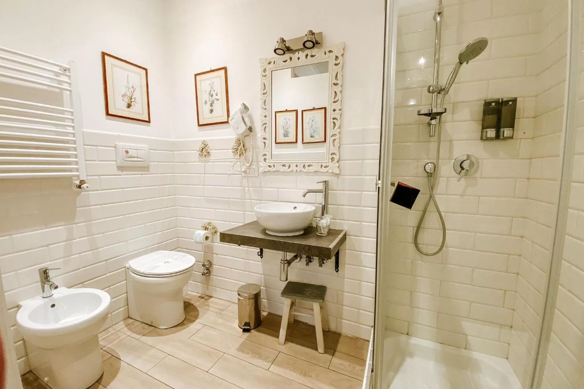 Bathroom in Vatican Boutique inn