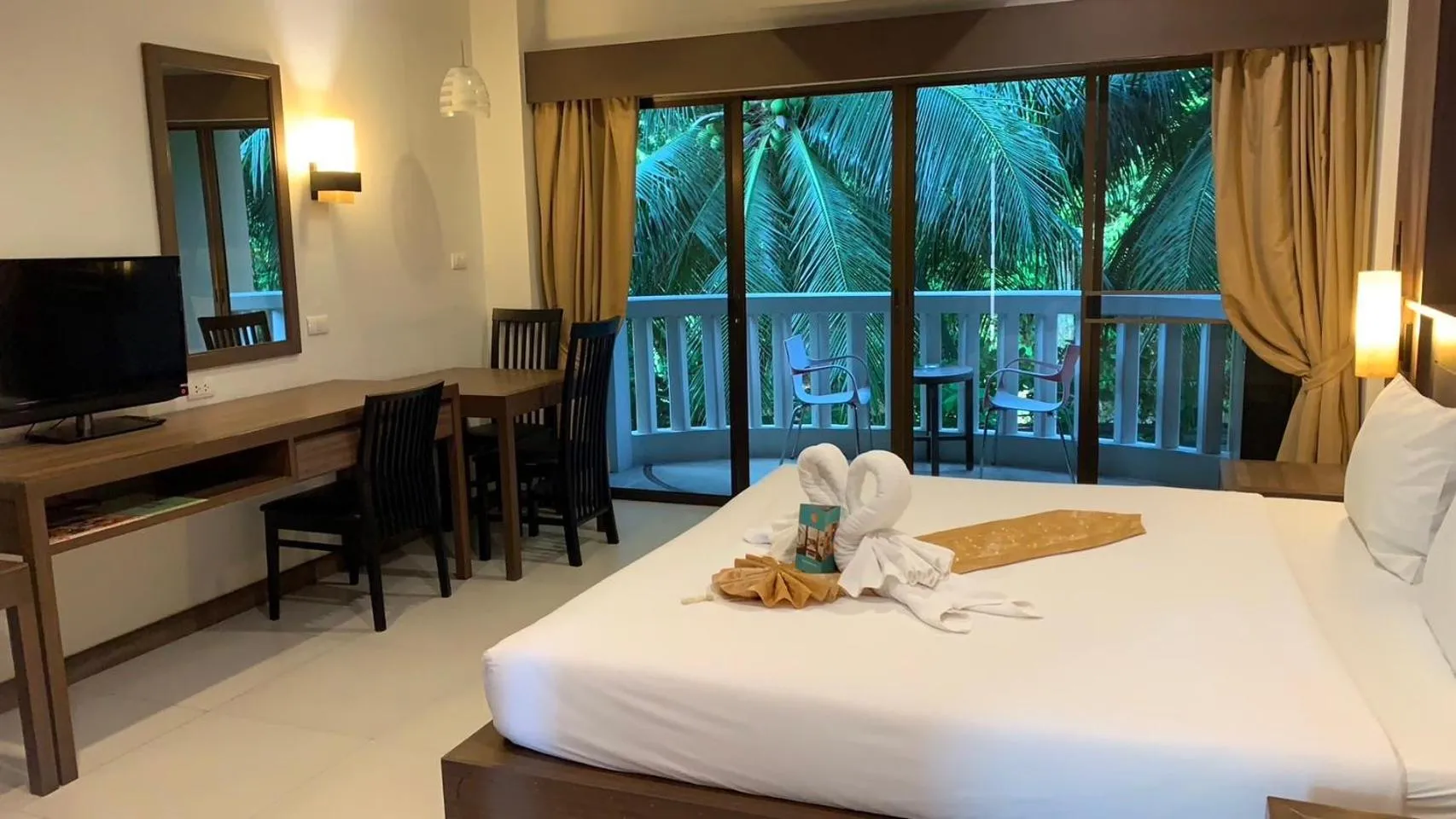 Bed in Ratana Hill Patong