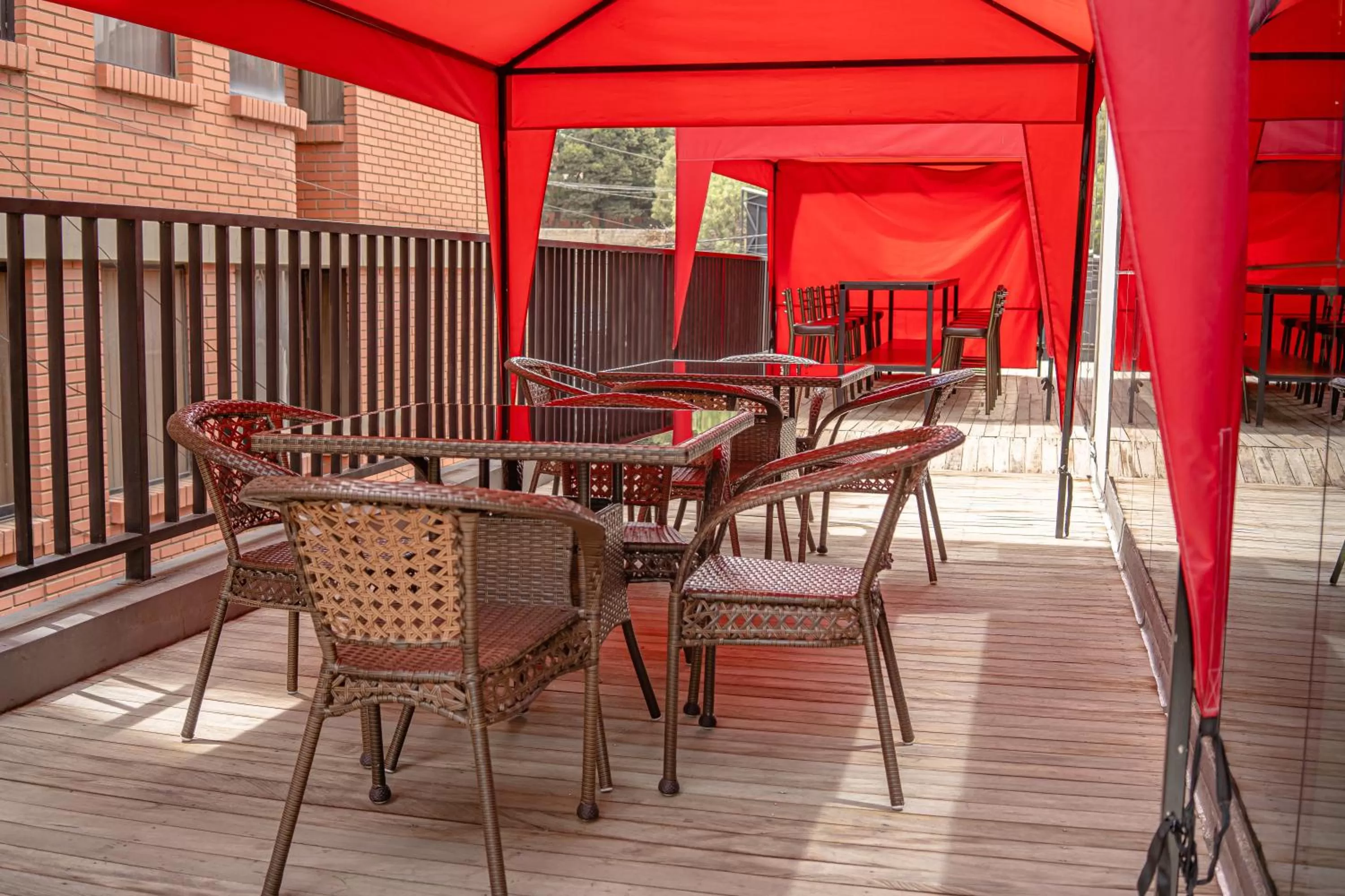 Restaurant/places to eat in Hotel La Peonía