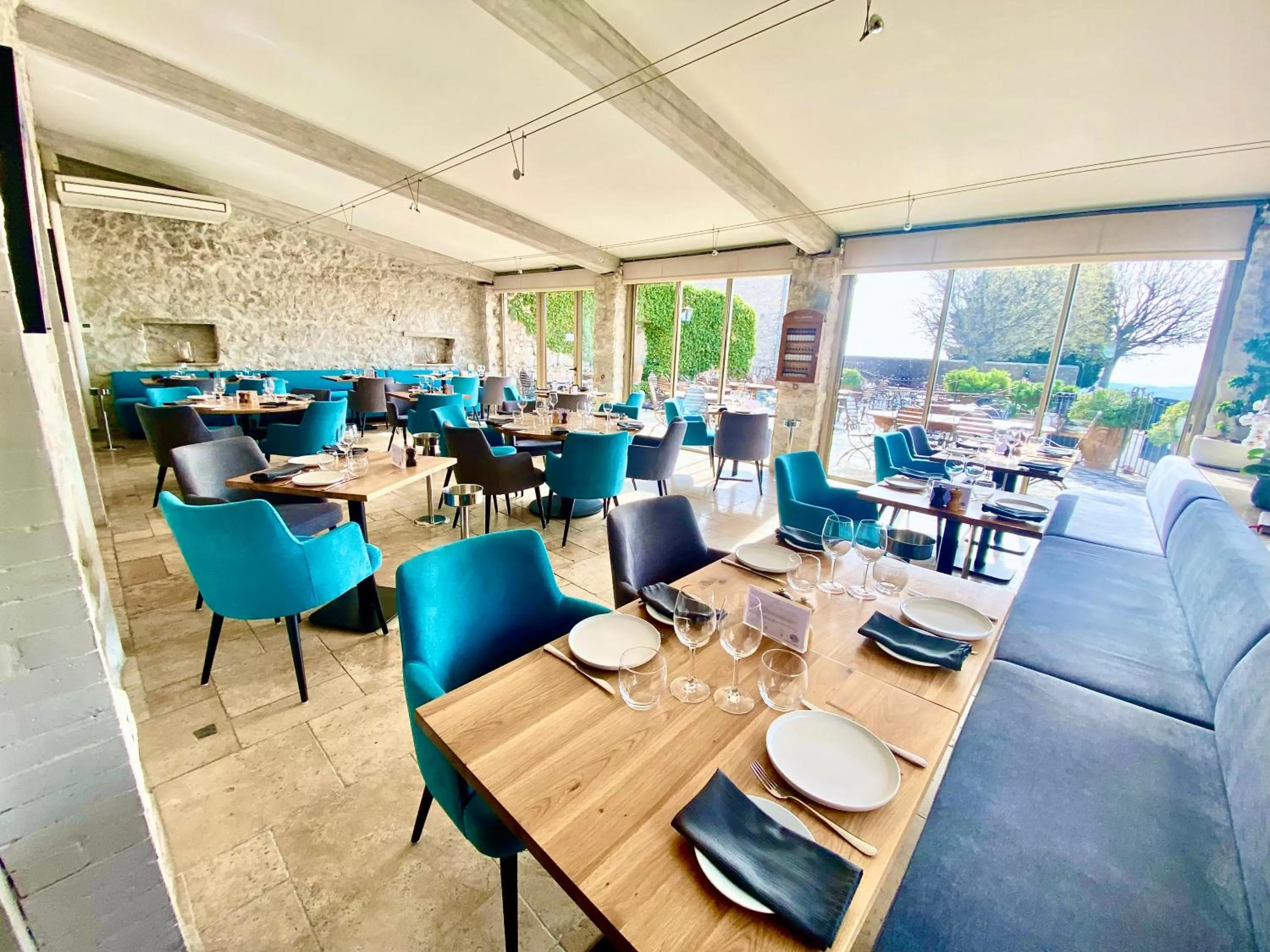 Restaurant/Places to Eat in Auberge du Vieux Château