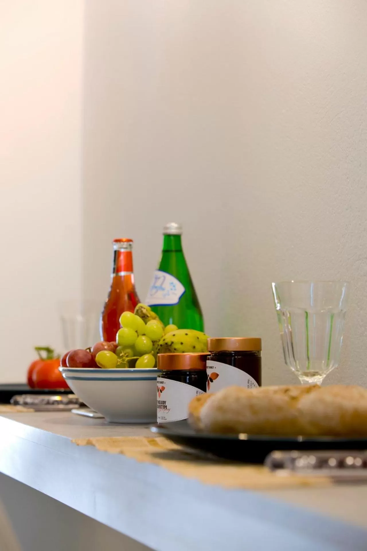 Food and drinks in LOC HOSPITALITY Urban Suites