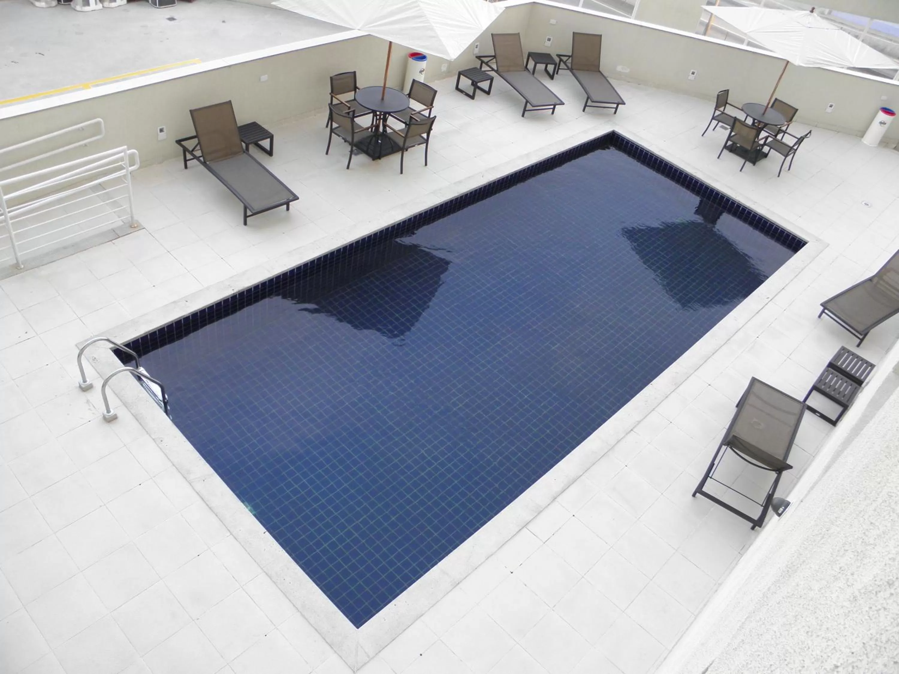 Swimming pool in Nobile Inn Dutra Rio De Janeiro