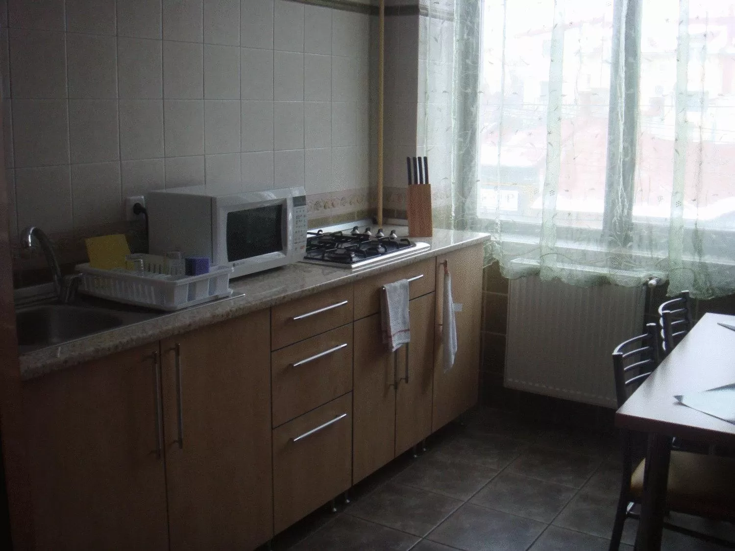 Kitchen or kitchenette in Villa Edera Residence - Gazda Profesionista