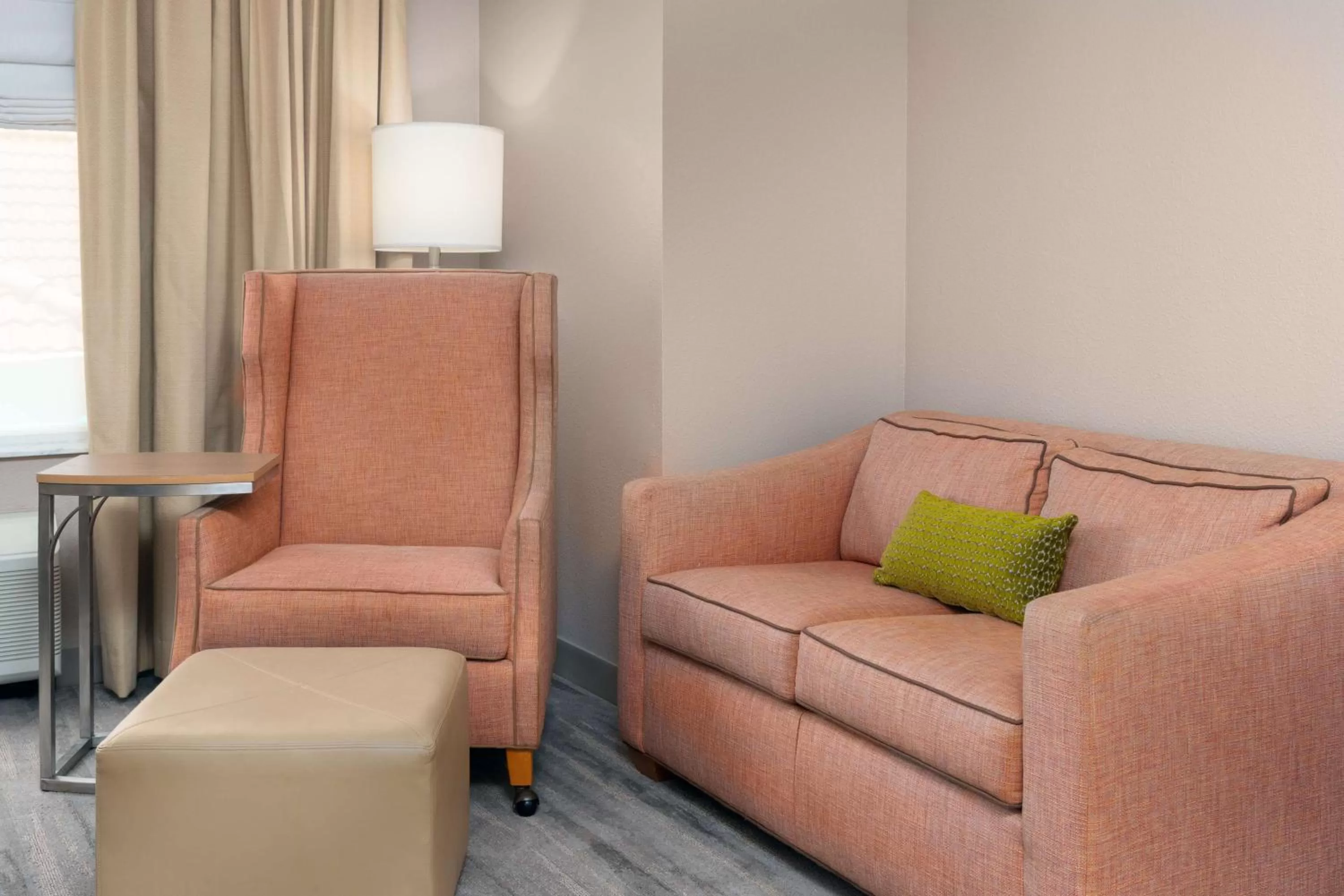 Living room in Hilton Garden Inn Ft. Lauderdale SW/Miramar