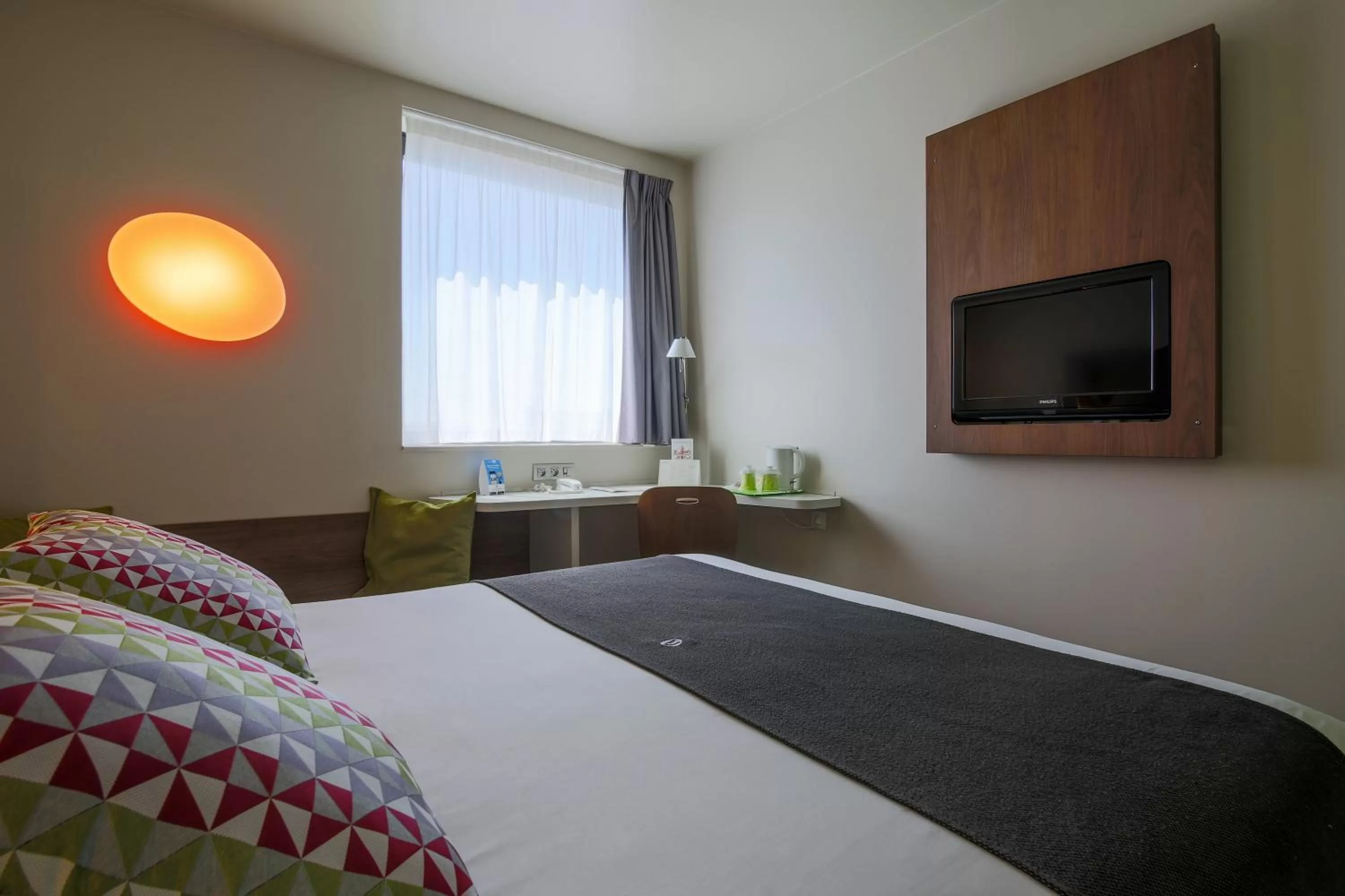 Photo of the whole room, Bed in Campanile Carcassonne Est - La Cité