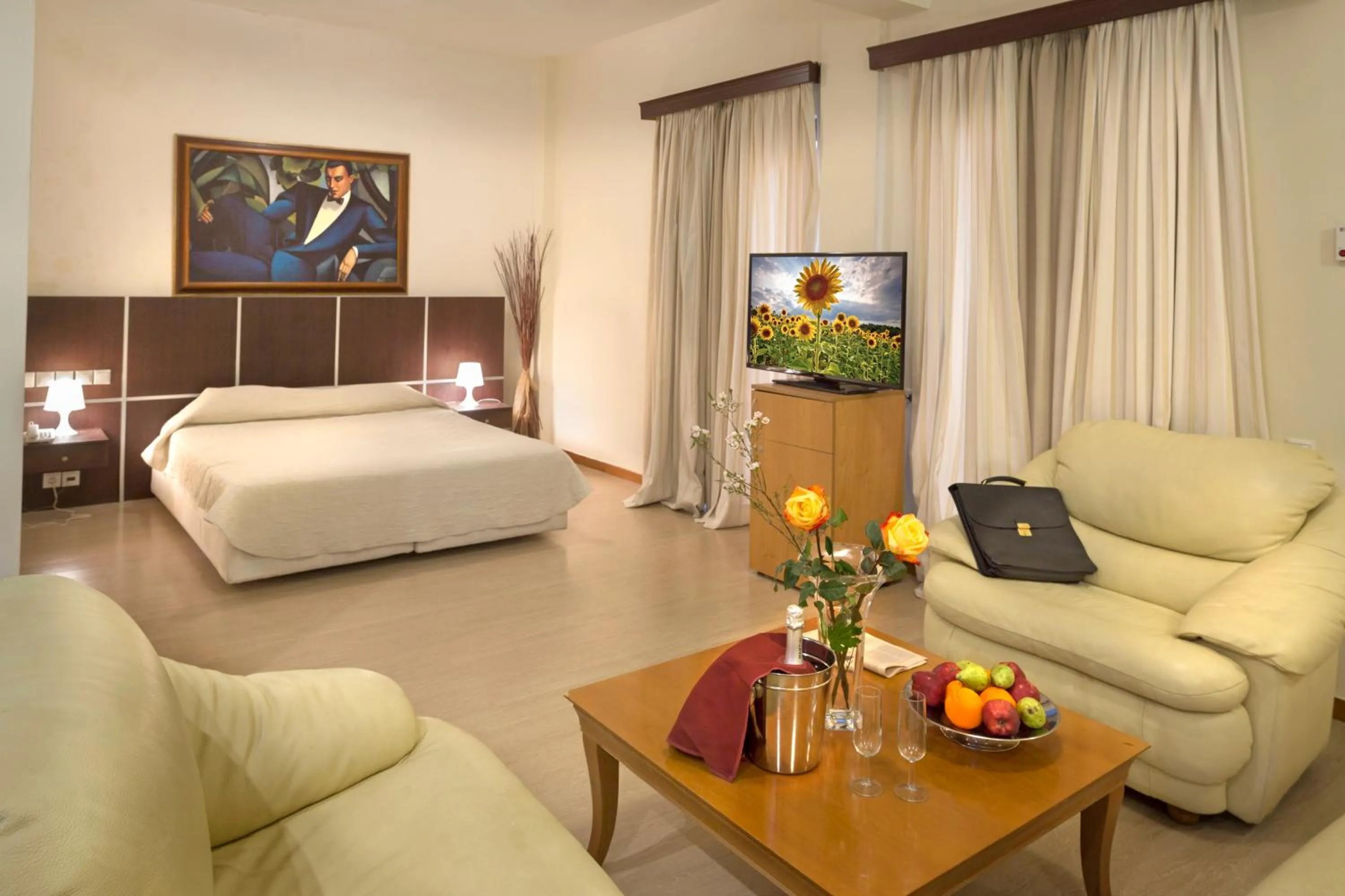 Photo of the whole room, Bed in Blue Sea Hotel Alimos