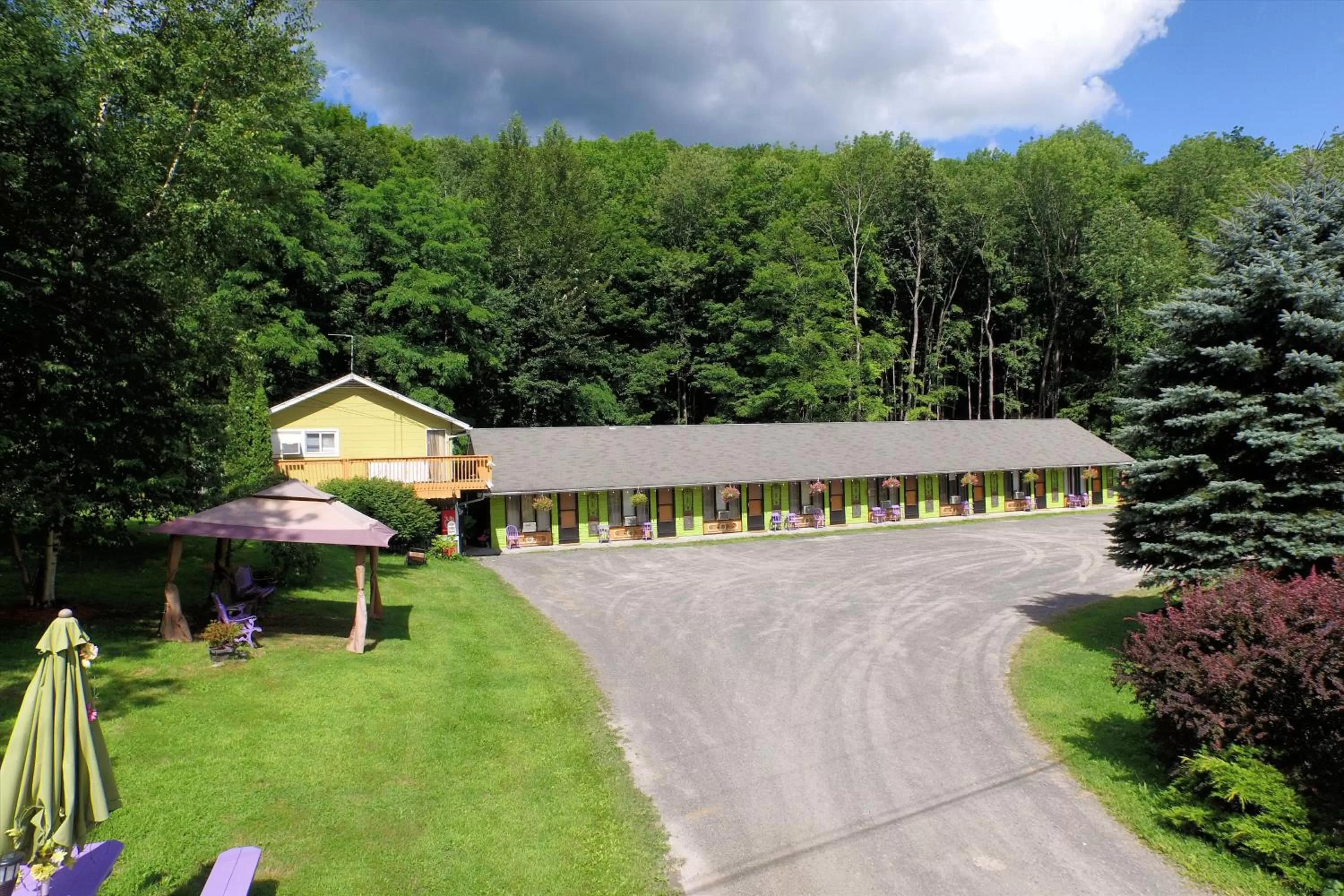 Facade/entrance in Starlite Motel & Suites