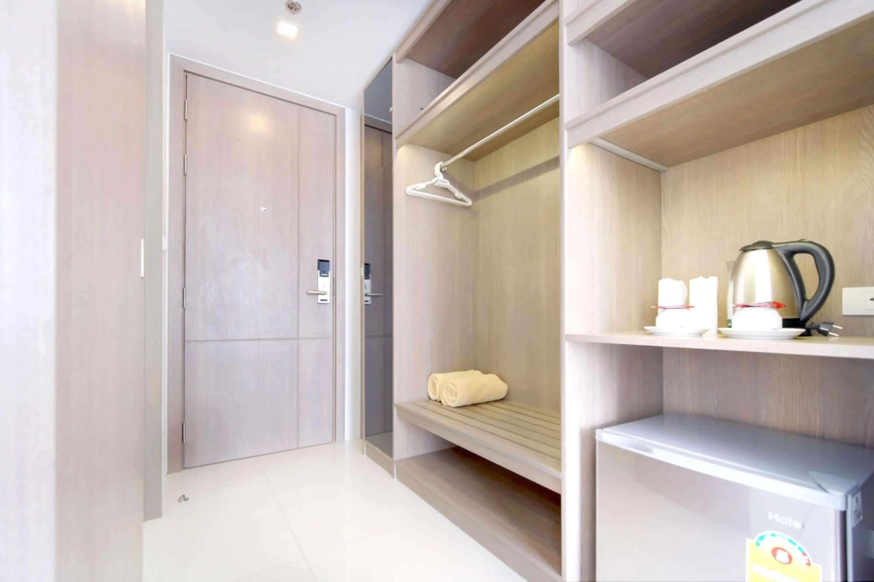 Coffee/tea facilities in Phoenix Hotel Karon Beach