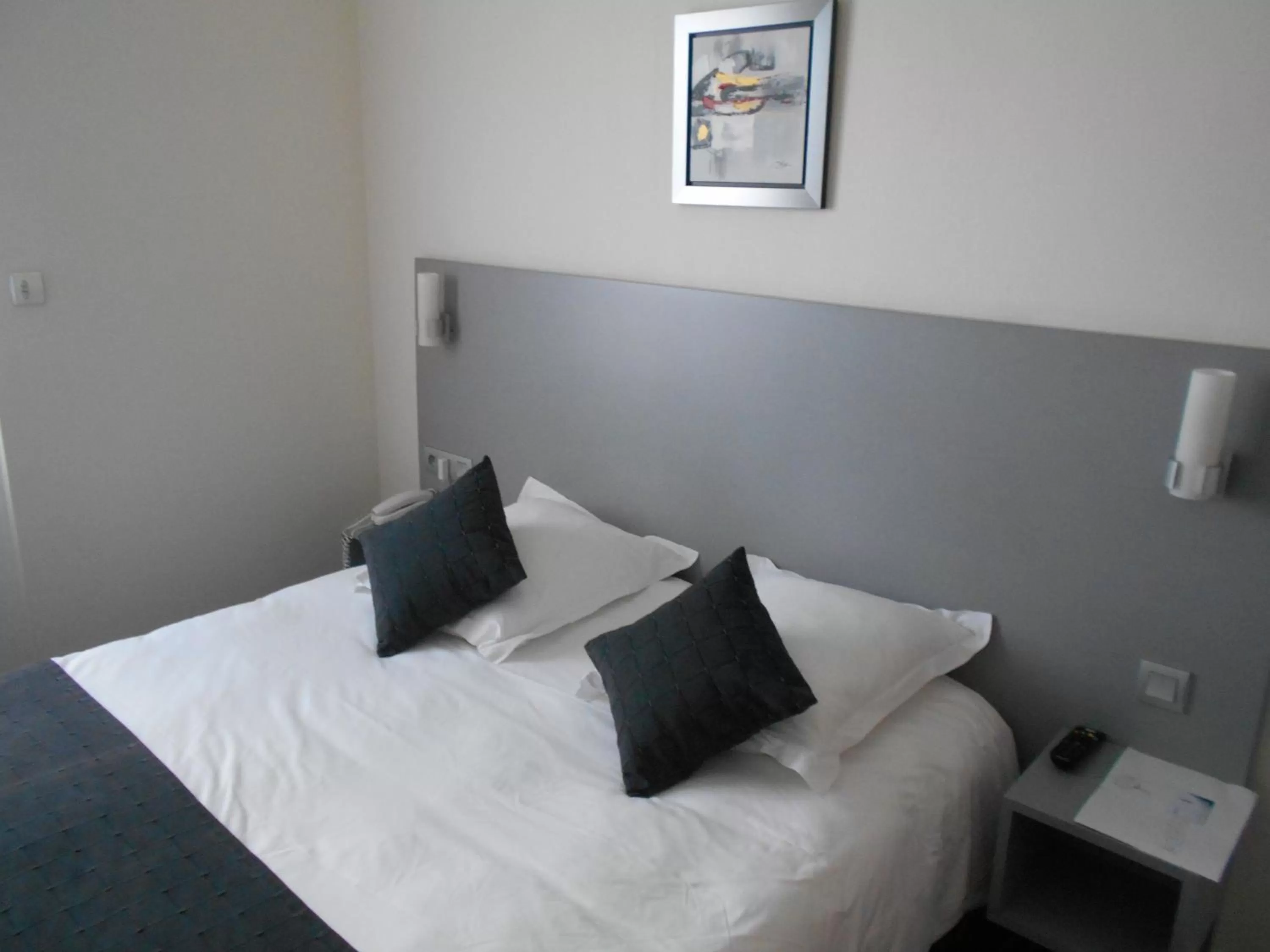 Bed in Hotel du Louvre