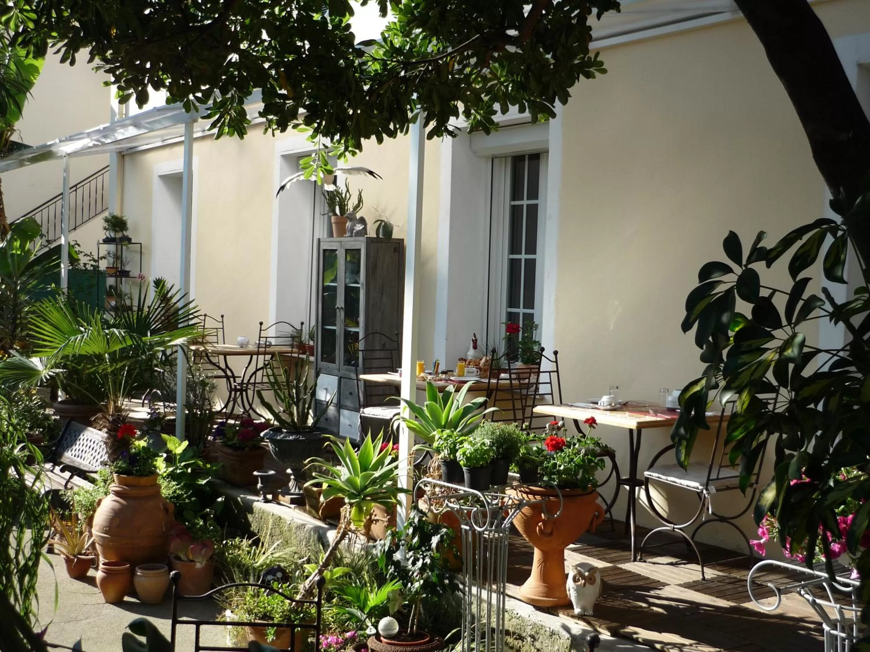 Balcony/Terrace in Logis Hôtel Villa Victorine
