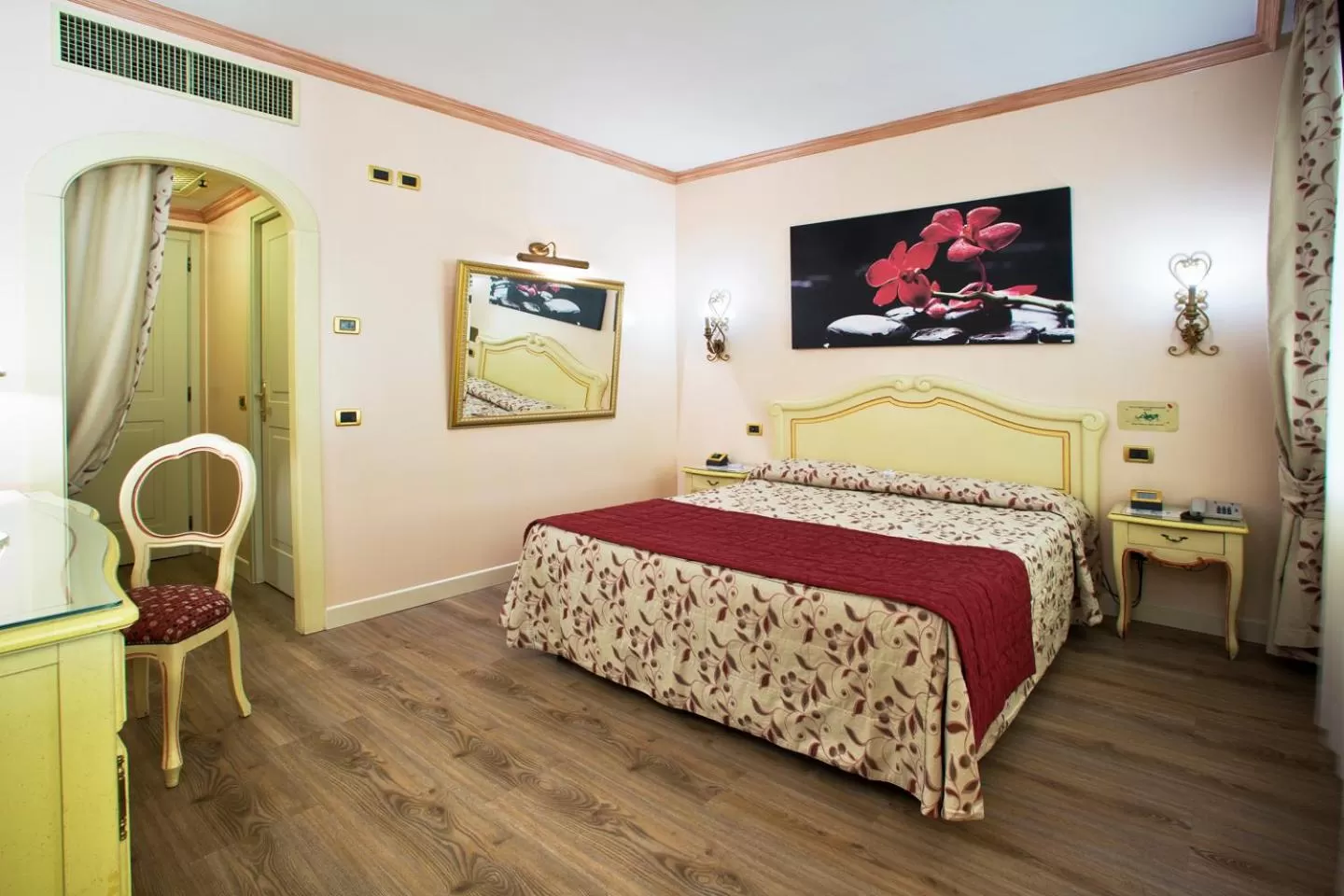 Photo of the whole room, Bed in Vip's Motel Luxury Accommodation & Spa