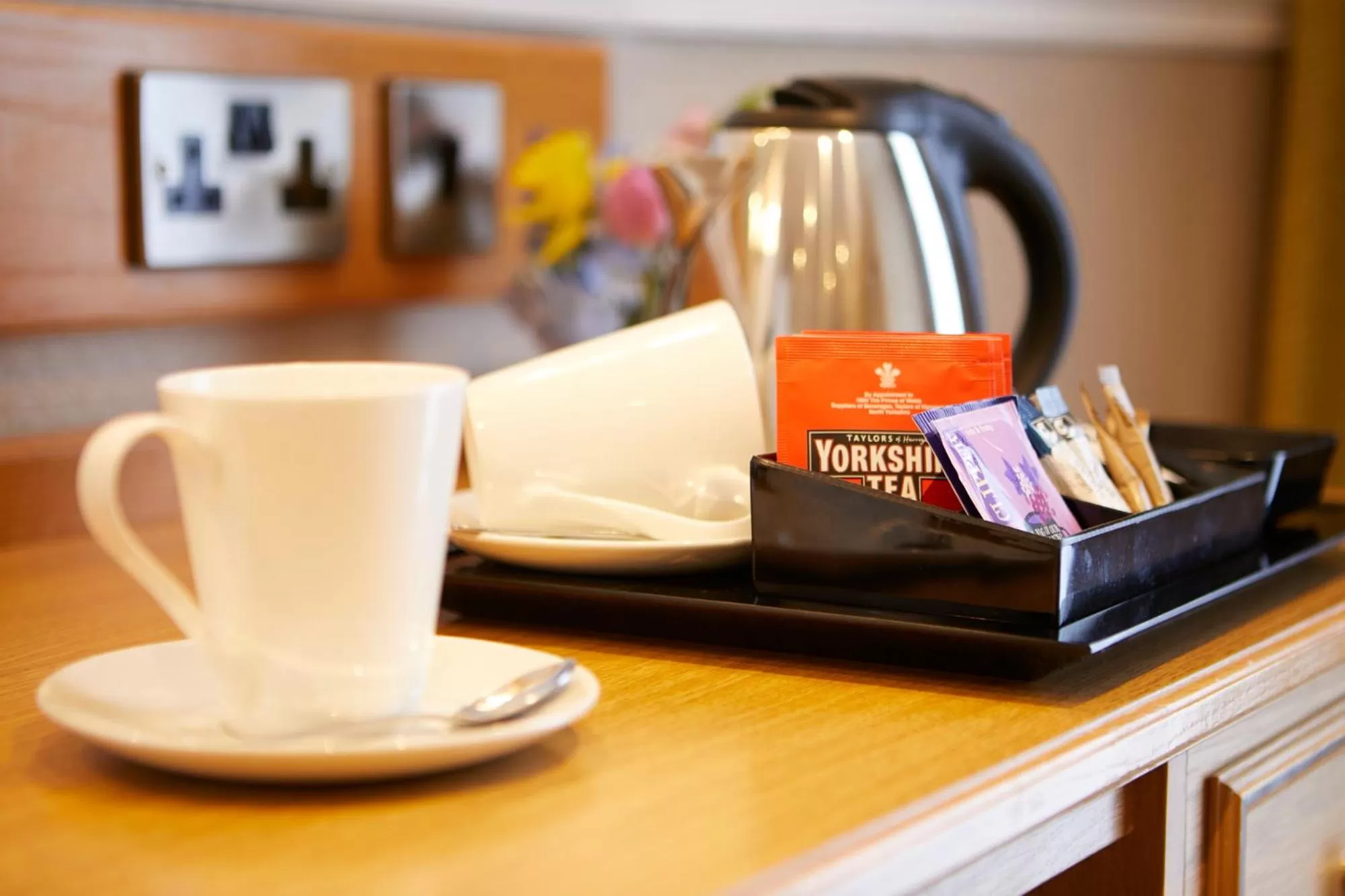 Coffee/tea facilities in Palm Court Hotel