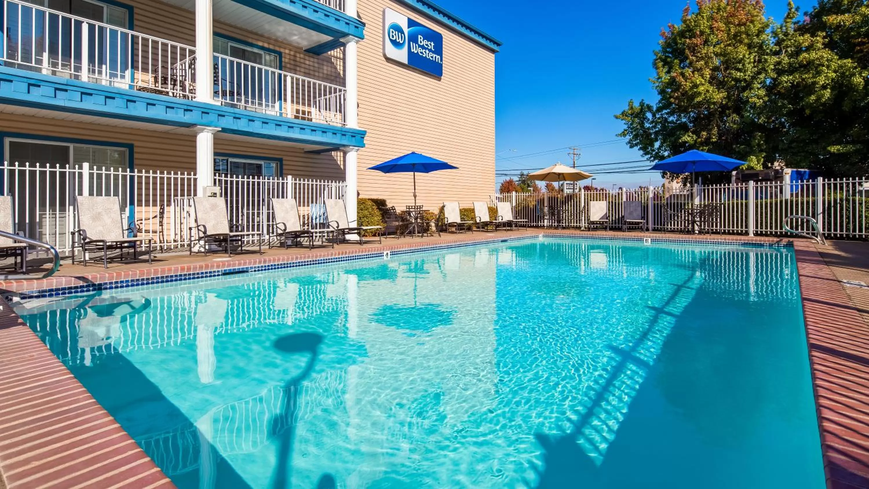 Swimming pool in Best Western Corvallis